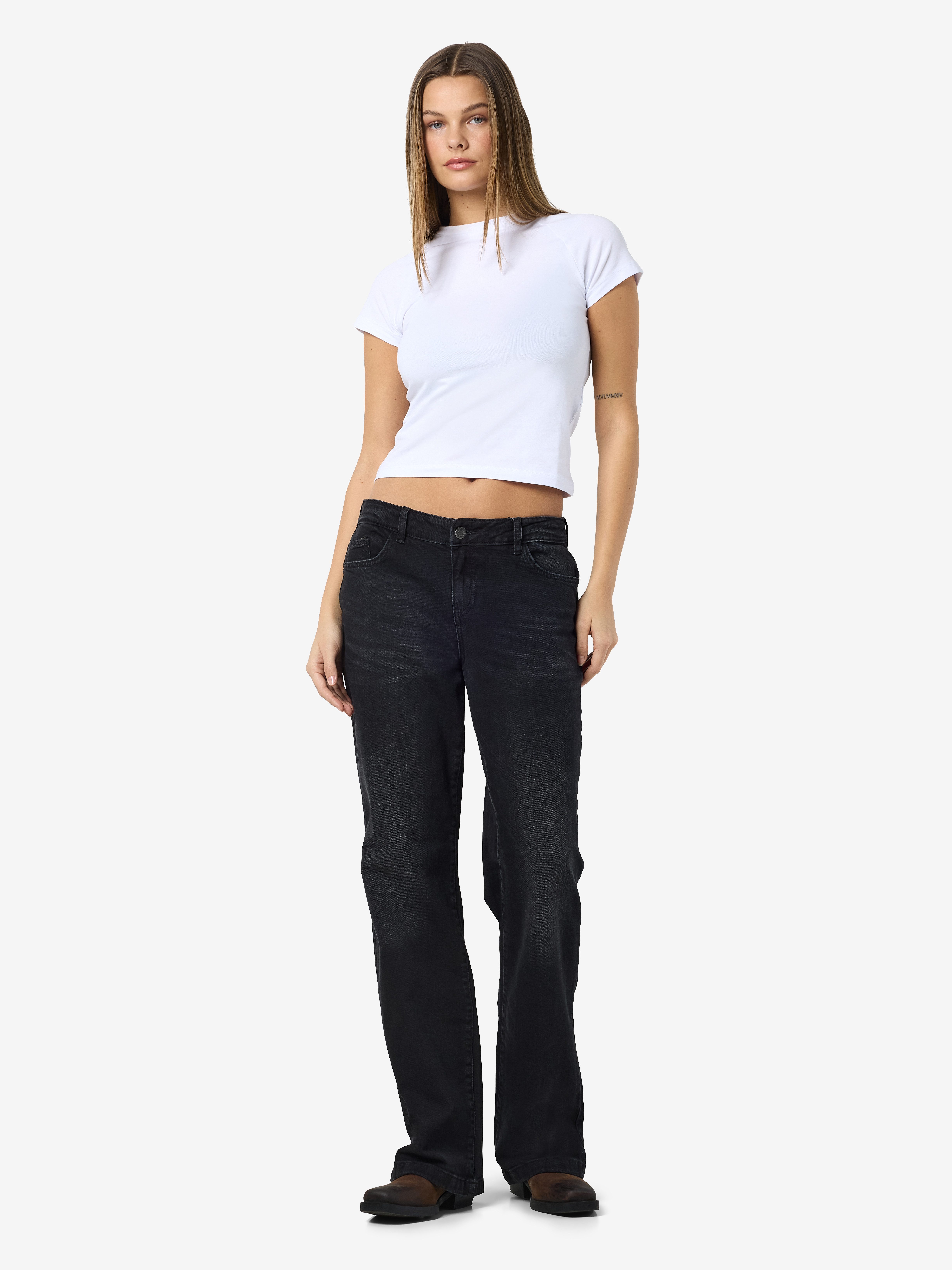 Noisy may Low-rise-Jeans NMNILA LW WIDE JEANS AZ423BL NOOS