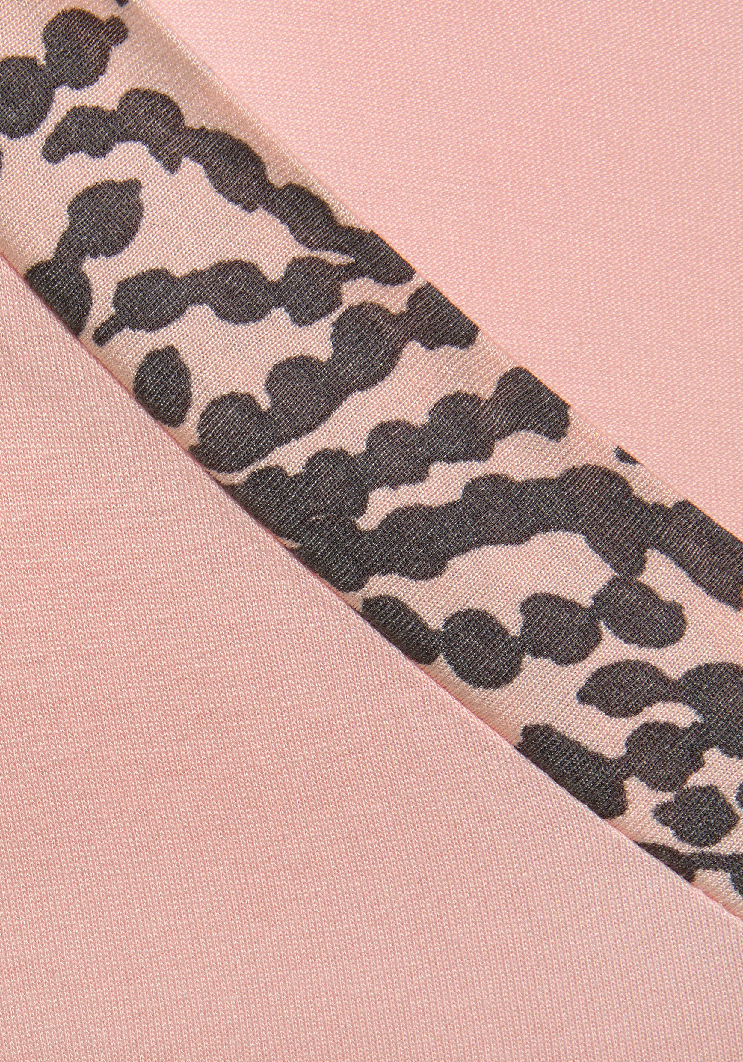 LASCANA Pyjama (Set, 2 tlg) mit gemusterten Details