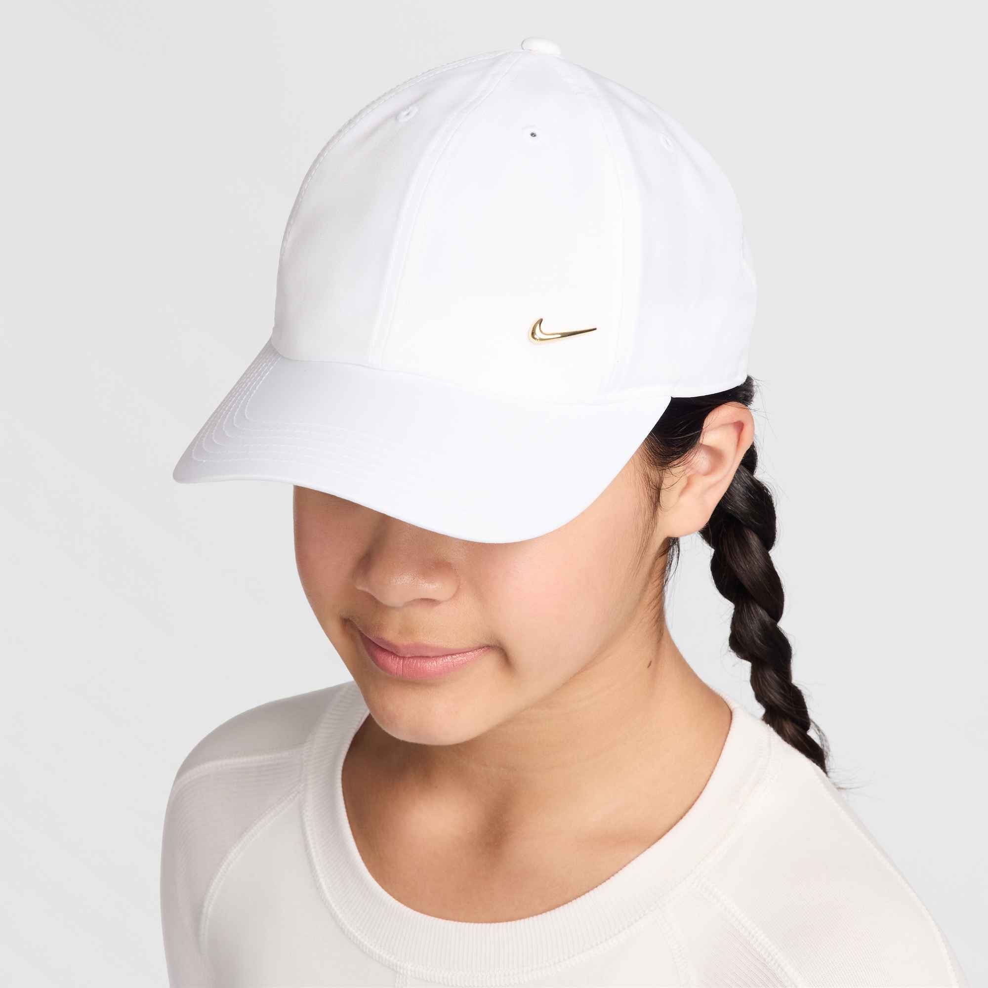 Nike Sportswear Baseball Cap Nike Dri-FIT Club Kids' Unstructured Metal Swoosh Cap Für Kinder und Jugendliche