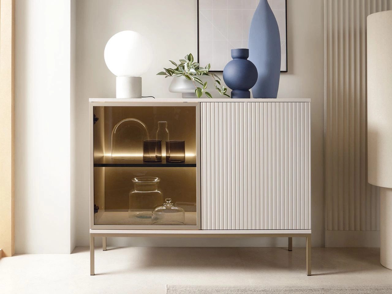 GrainGold Kommode DEO mit LED, Griffloss, Push-To-Open - 104x39x83 cm - Kaschmir