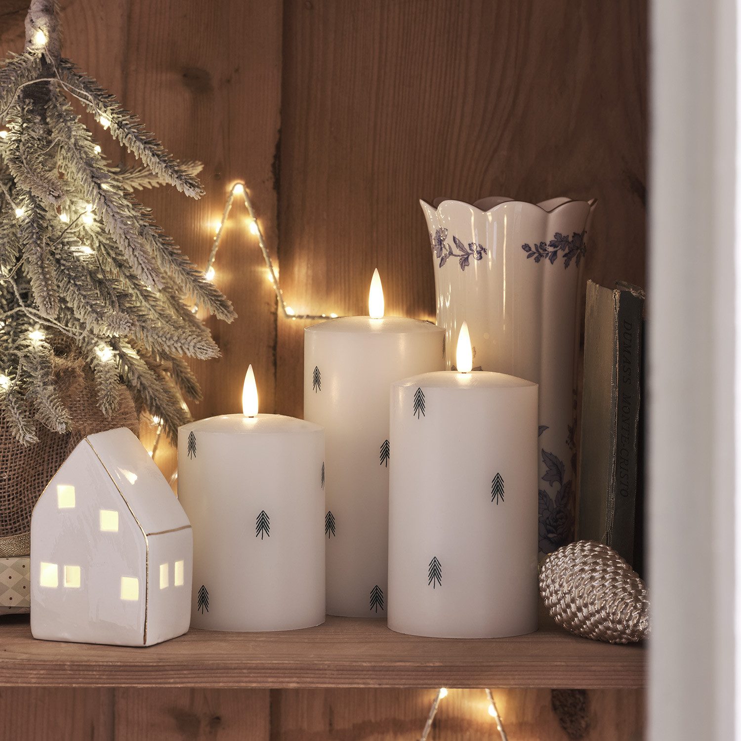 Lights4fun LED-Kerze 3er Set TruGlow® LED Kerzen Echtwachs mit Weihnachtsbäumen, LED-Teelicht