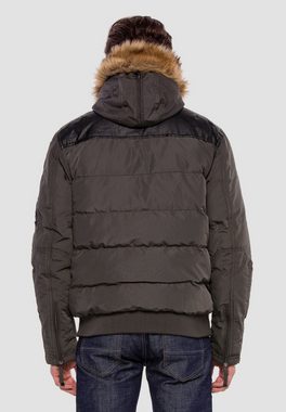 Cipo & Baxx Winterjacke mit abnehmbaren Pelzkragen