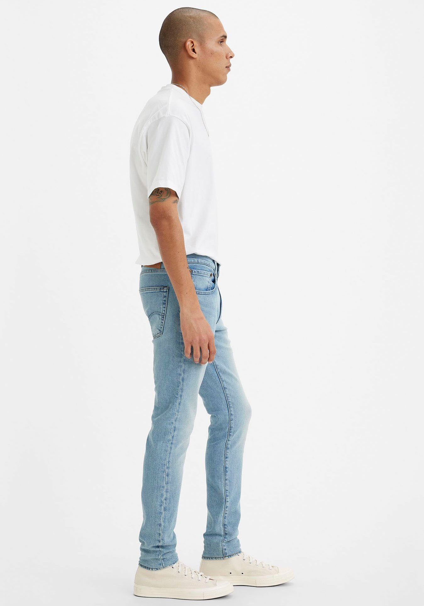 Levi's® Skinny-fit-Jeans Markenlabel SKINNY worn in mit light indigo TAPER