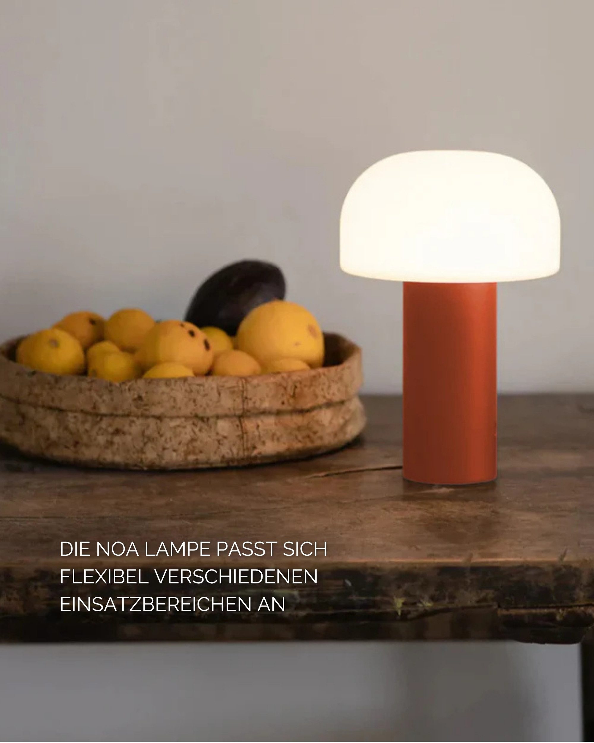 LUUK Studio LED Tischleuchte, LED fest integriert, warmweiß (2700 Kelvin), wiederaufladbarer Akku, für drinnen & draußen, modernes Design