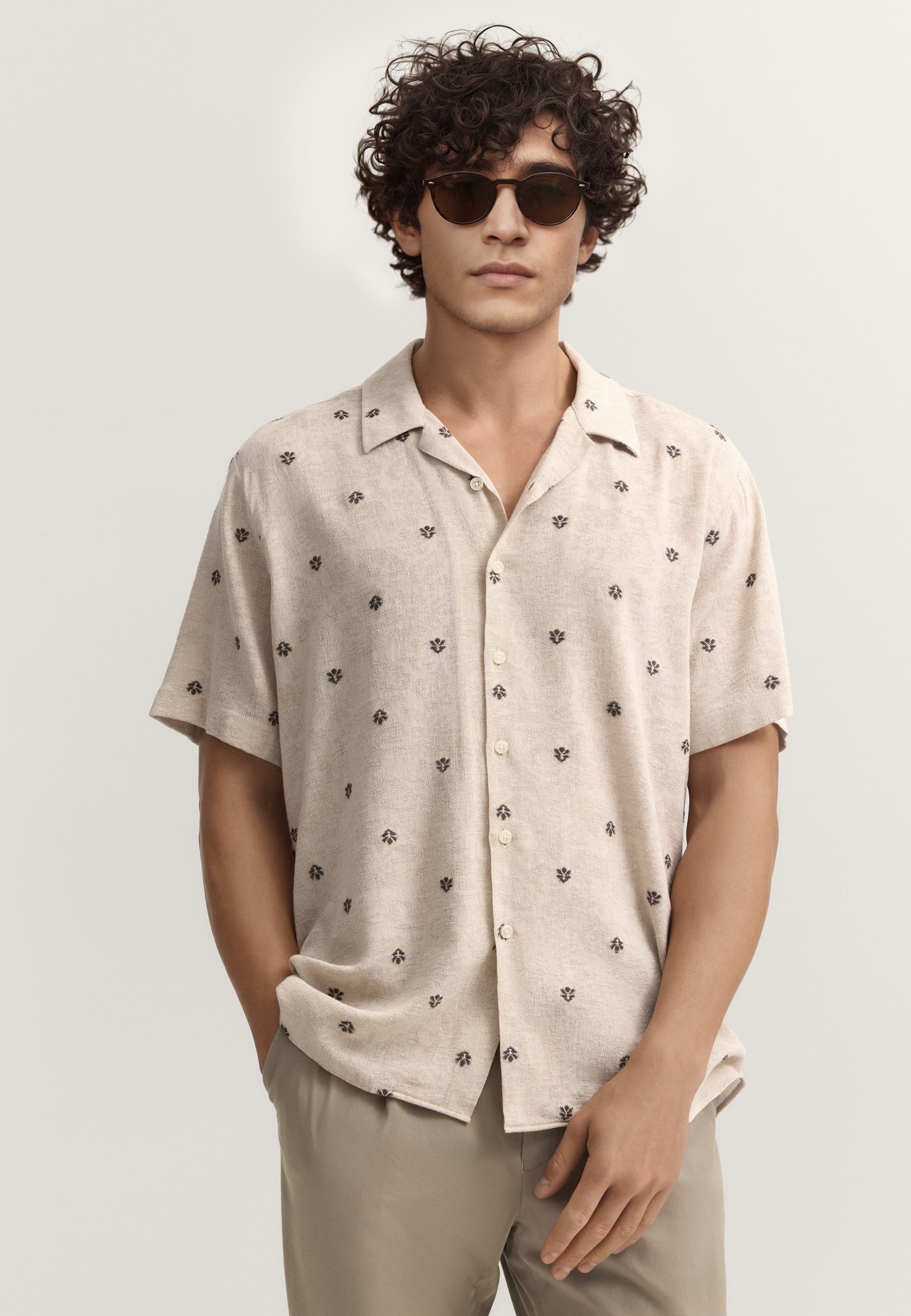 bugatti Kurzarmhemd Modern Fit aus einem Baumwollmix