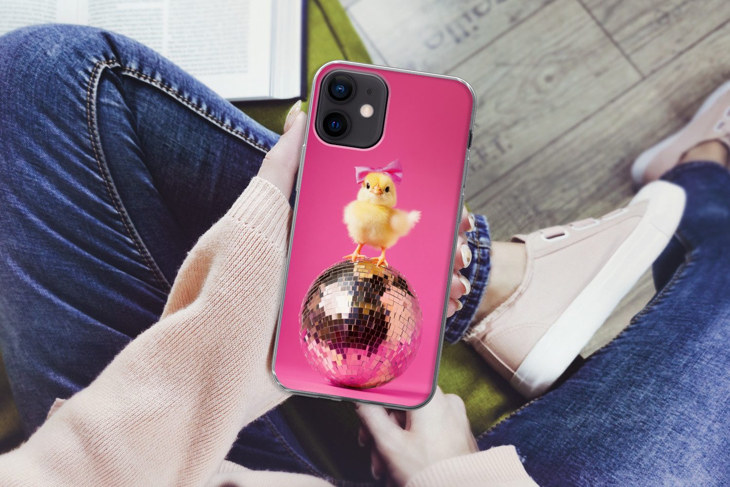 MuchoWow Handyhülle für Apple iPhone 12 Discoball - Küken - Schleife, Smartphone-Bumper, Print, Handy Schutzhülle Dünn