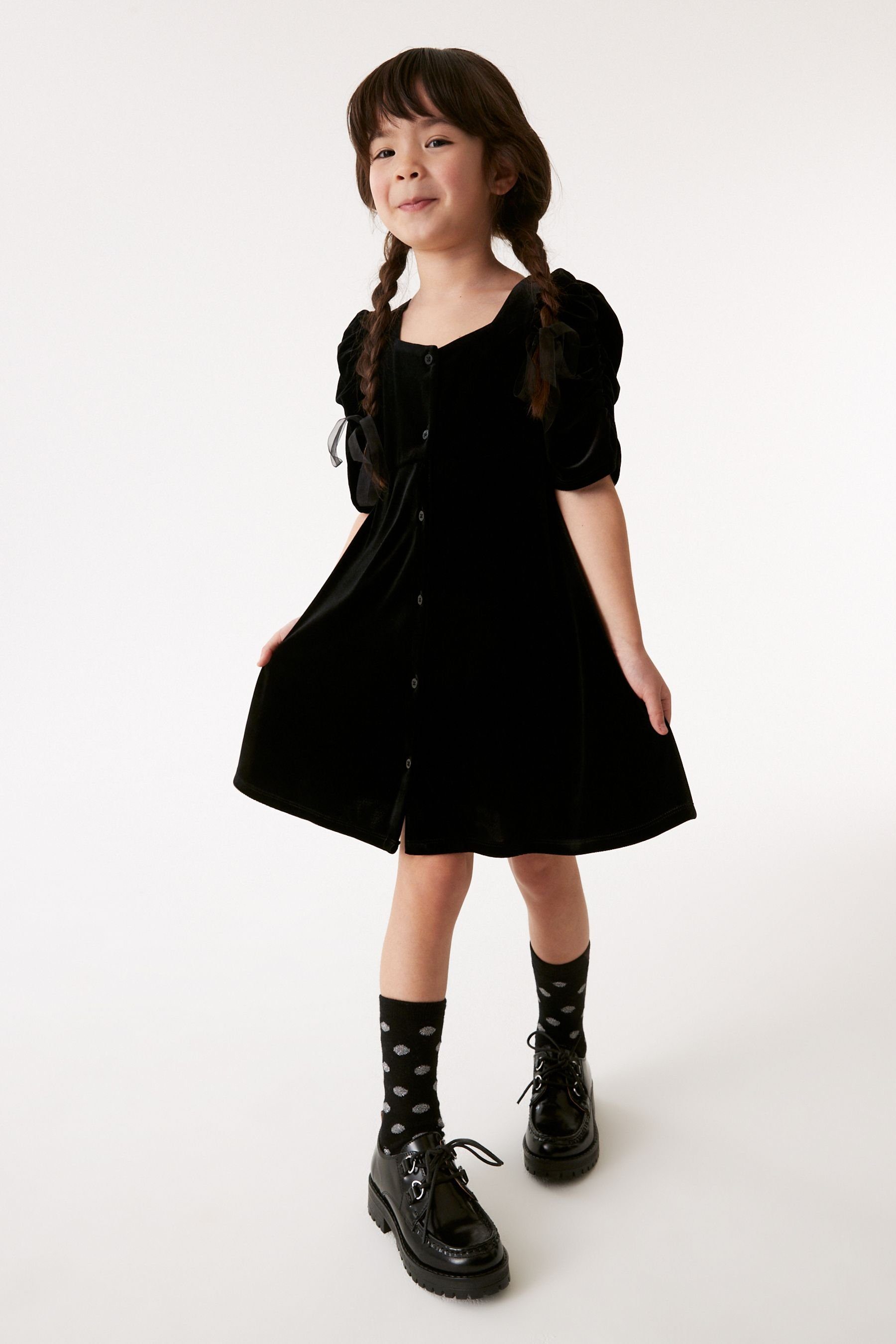 Ärmeln Next mit Samt-Kleid (1-tlg) Black Partykleid gesmokten