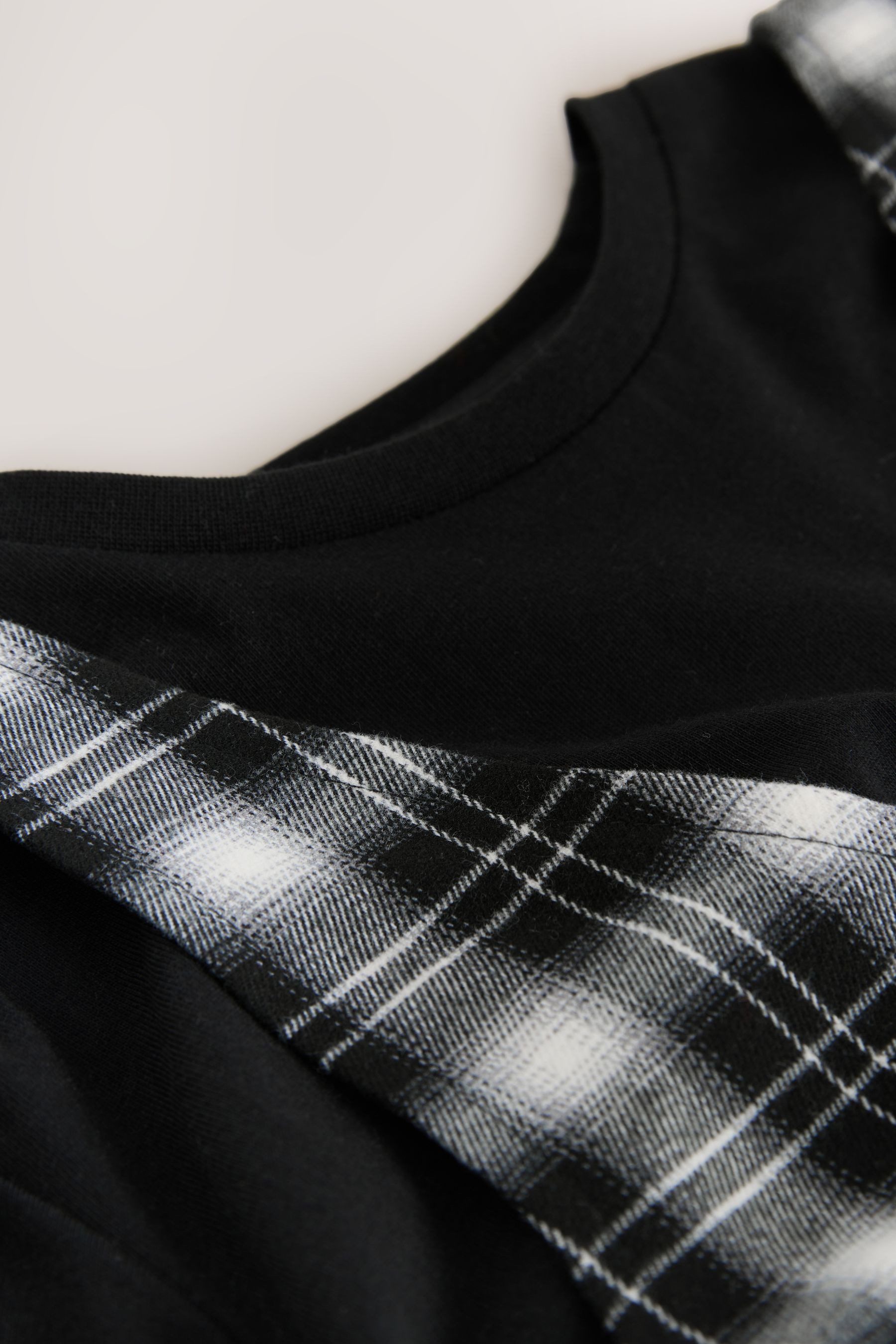 Next Shirtkleid Trägerkleid mit Rüschensaum und T-Shirt im Set (2-tlg)