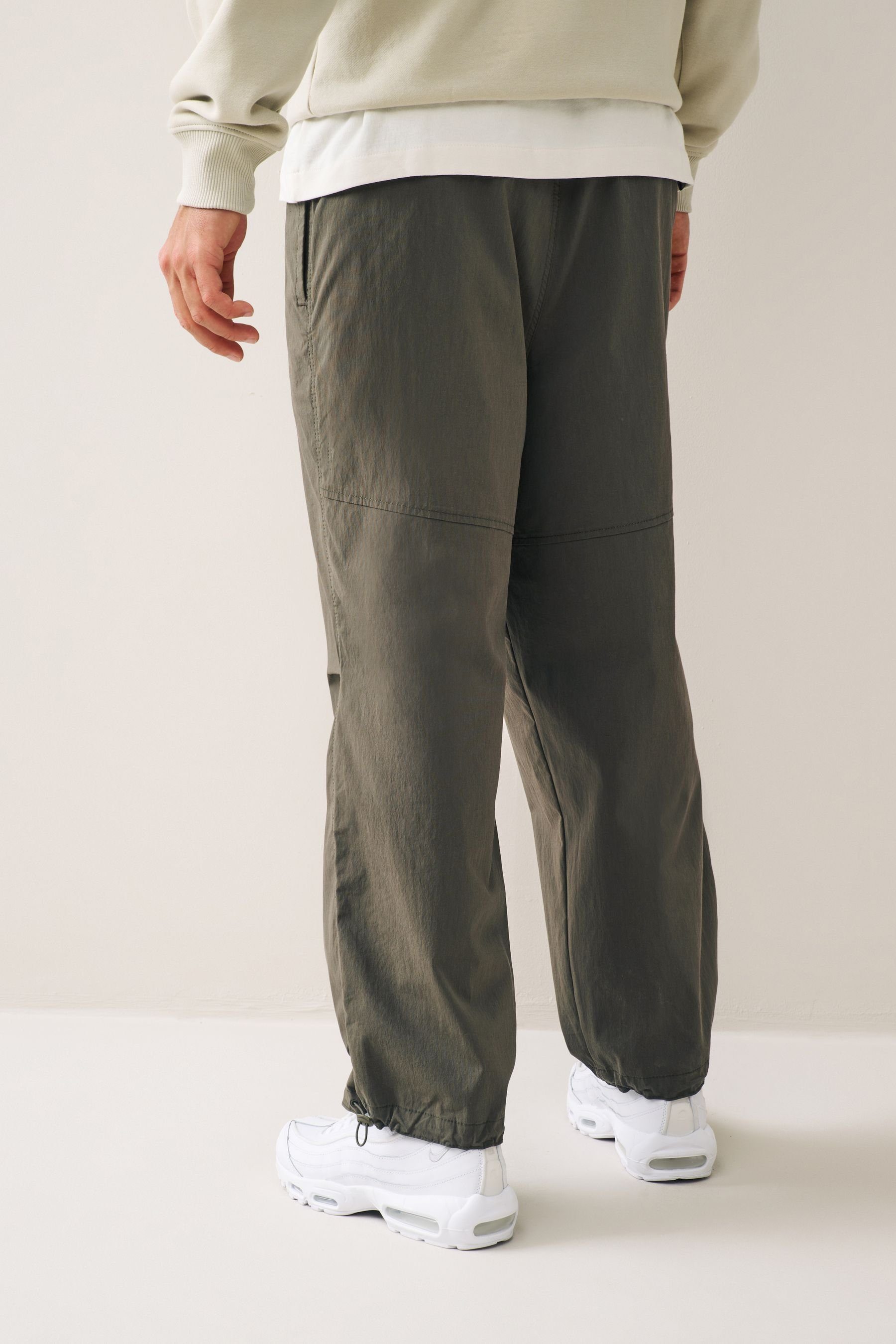 Utility-Stil, Next Cargohose im Green (1-tlg) weite Passform Khaki Stretch-Cargohose