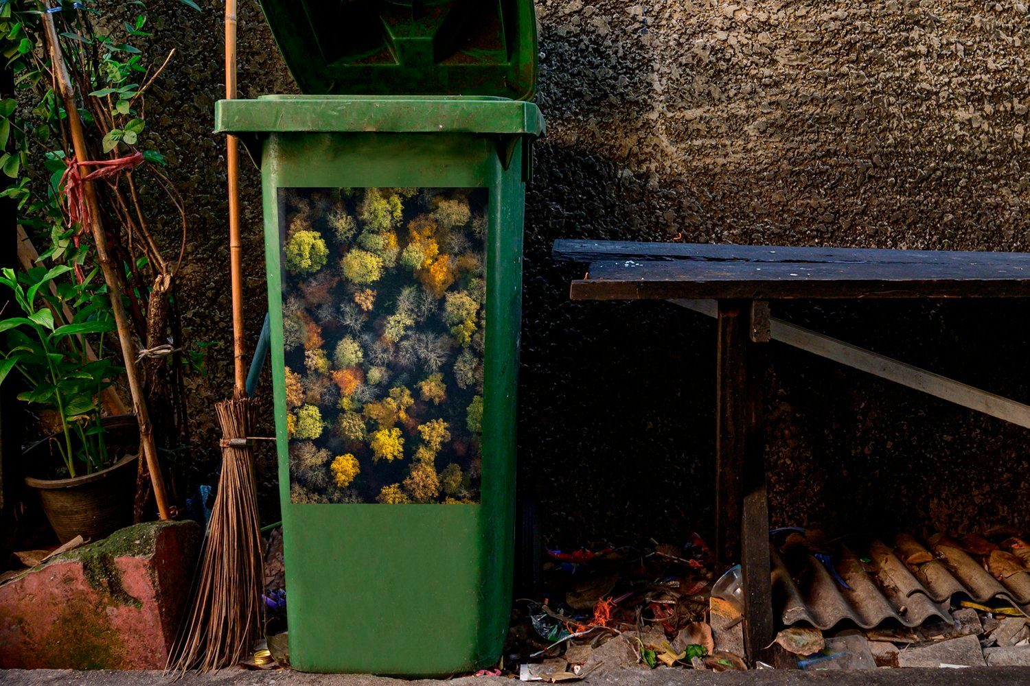 Herbst Sticker, Mülltonne, Container, St), - MuchoWow Wandsticker - Baum Abfalbehälter Grün Mülleimer-aufkleber, (1