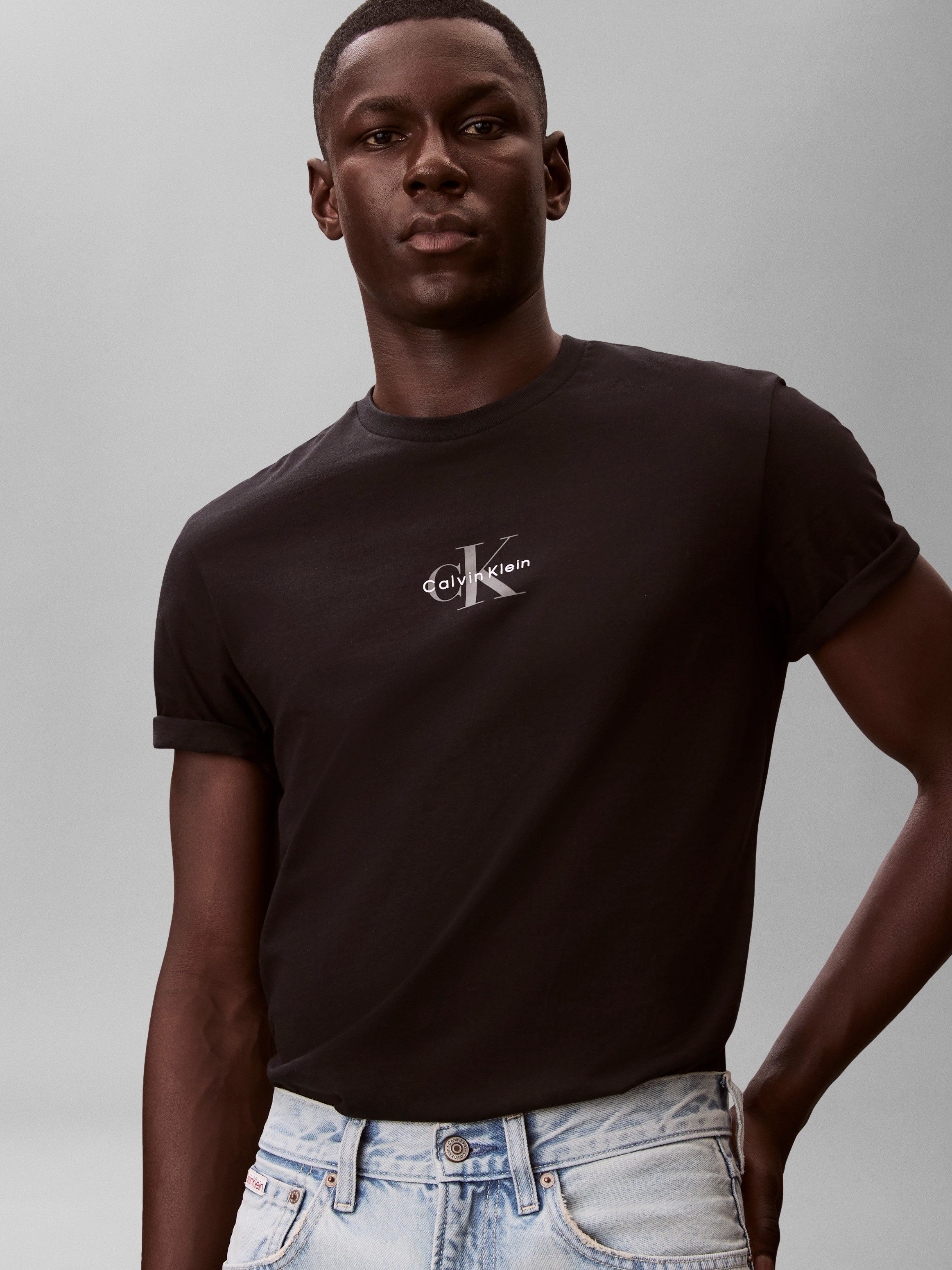 Calvin Klein Jeans T-Shirt Regular fit mit Rundhalsausschnitt – Bild 4 von 5