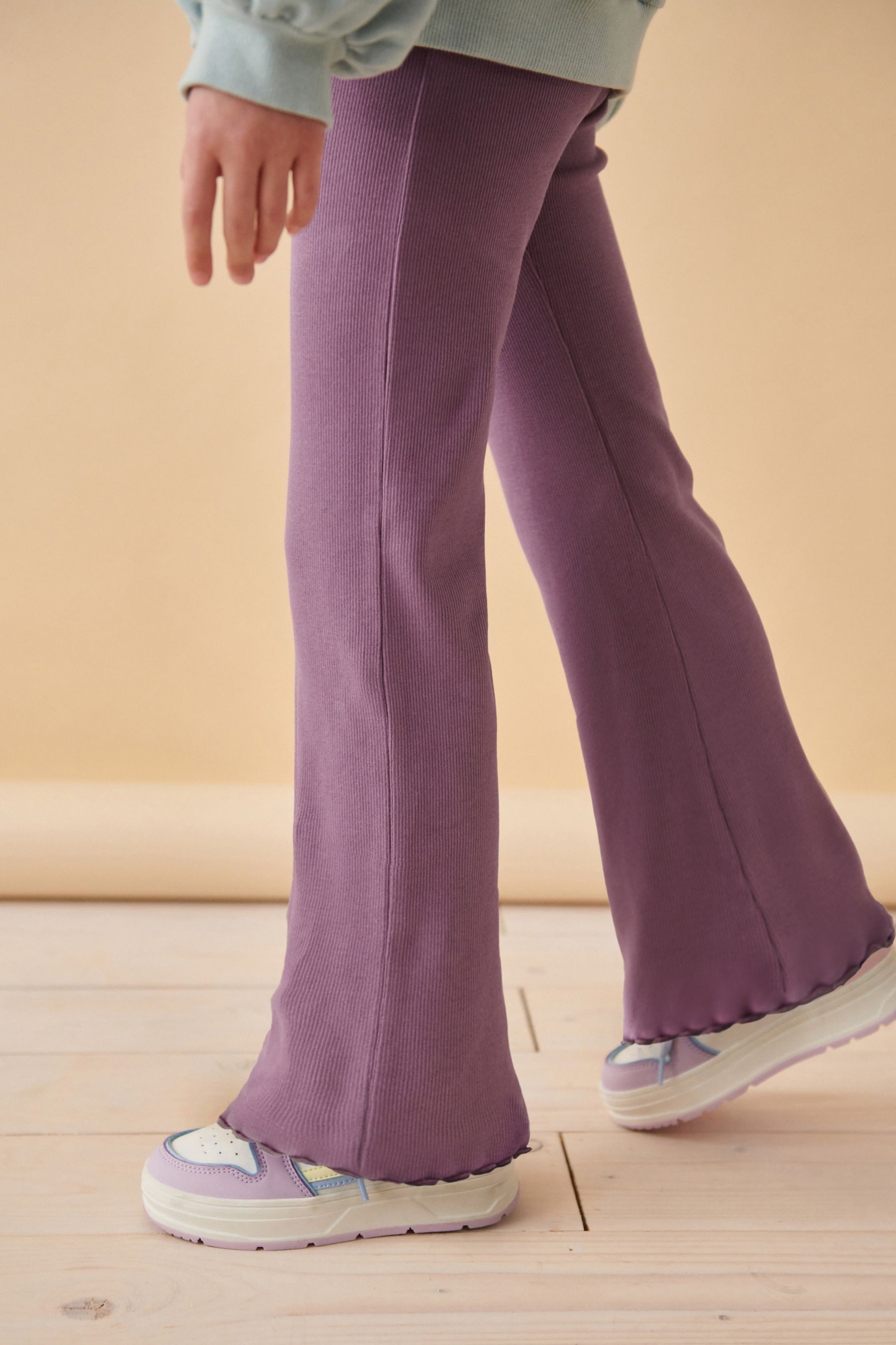 Next Leggings Gerippte Leggings mit ausgestelltem Bein (1-tlg)