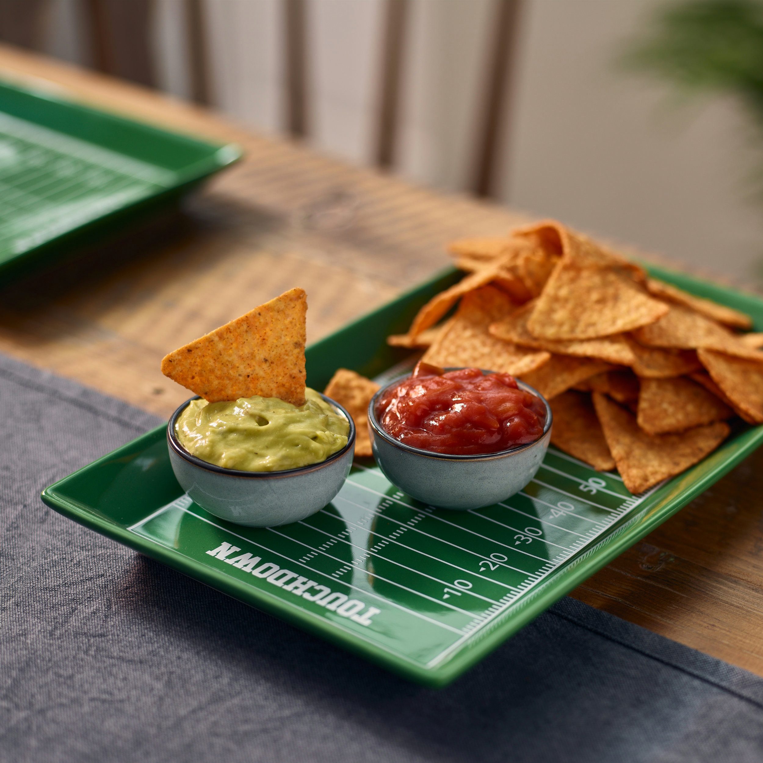 40YARDS Teller American Football Spielfeld Teller / Servierplatte für Burger, Pommes, (1 St), Handgefertigt aus Keramik