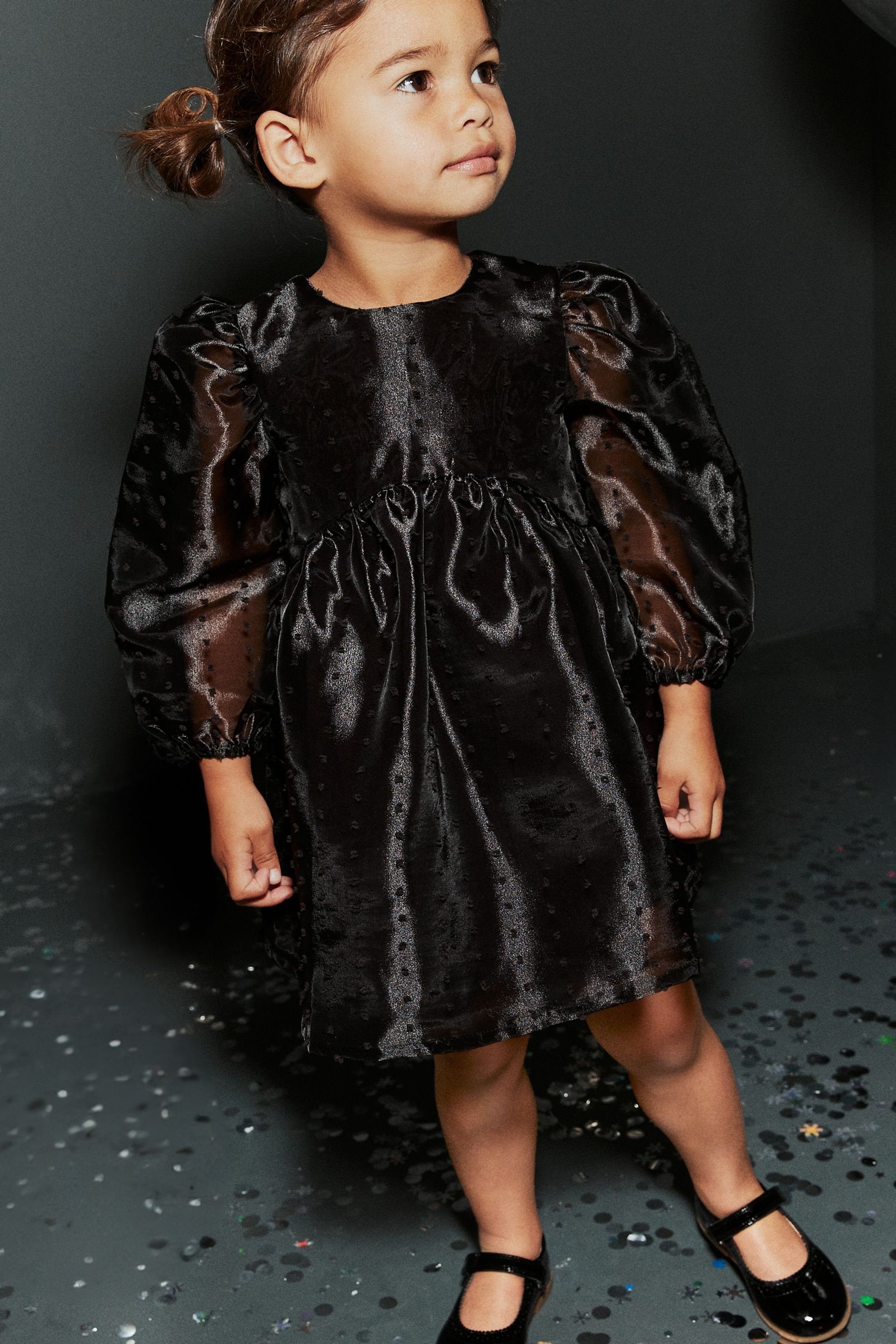 Next Partykleid Ratière-Kleid aus Organza voluminösen Black Ärmeln (1-tlg) mit