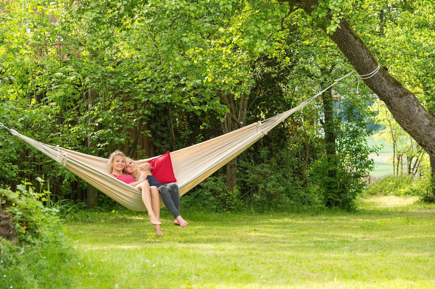 Amazonas Hängematte XXL Paradiso (Liegefläche ca. 250 x 175 cm, Belastbarkeit max. 200 kg), Handgefertigt, aus recycelten Materialien – Bild 4 von 5