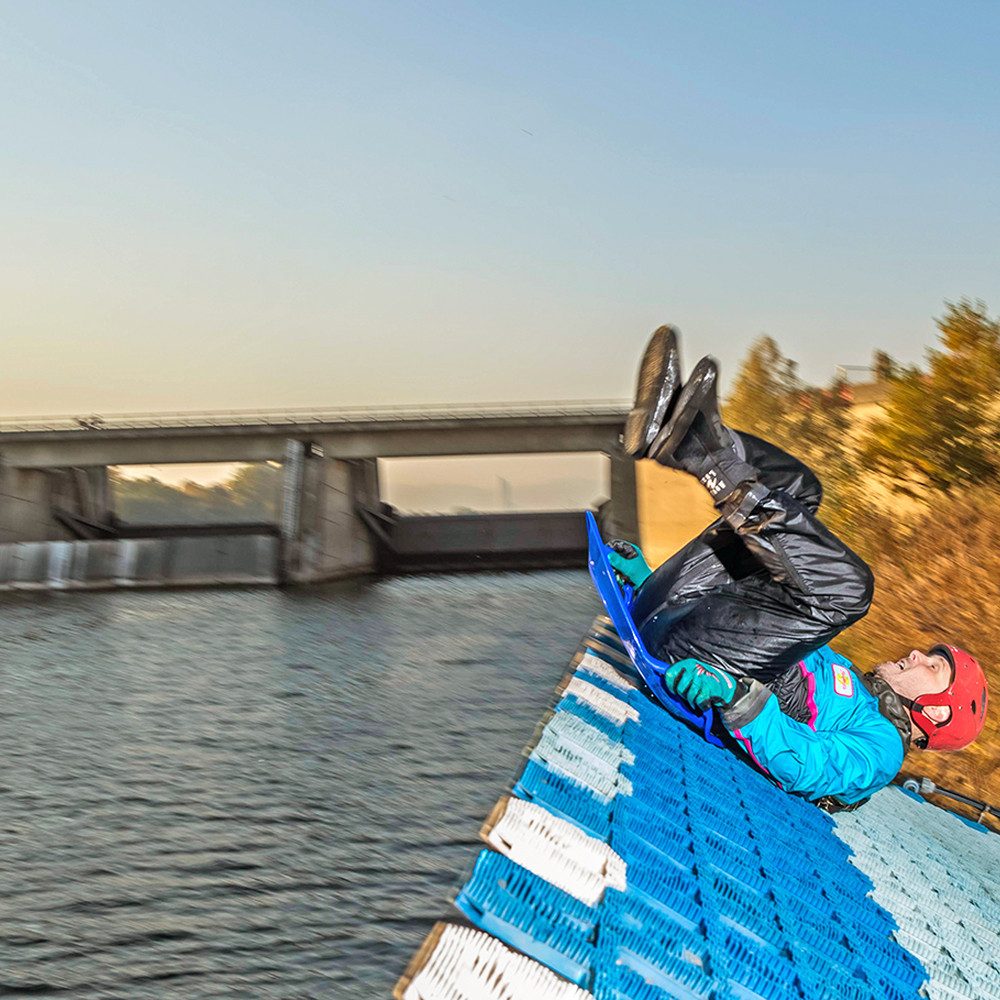 Jochen Schweizer Erlebnisgutschein Waterramp-Action in Wien für 2, Ihr Sprung in der Schüssel!