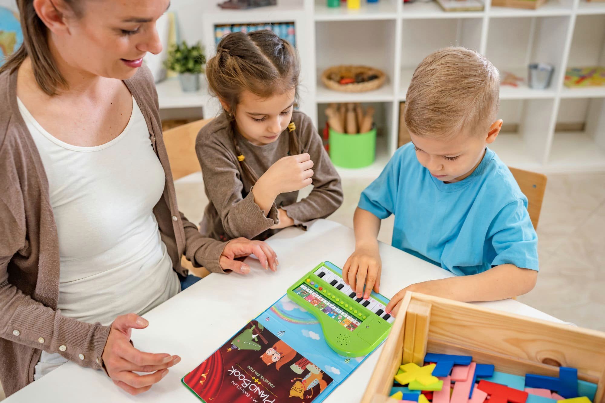 FunKey Spielzeug-Musikinstrument Musikbuch mit Leuchttastenkeyboard, mit Au günstig online kaufen