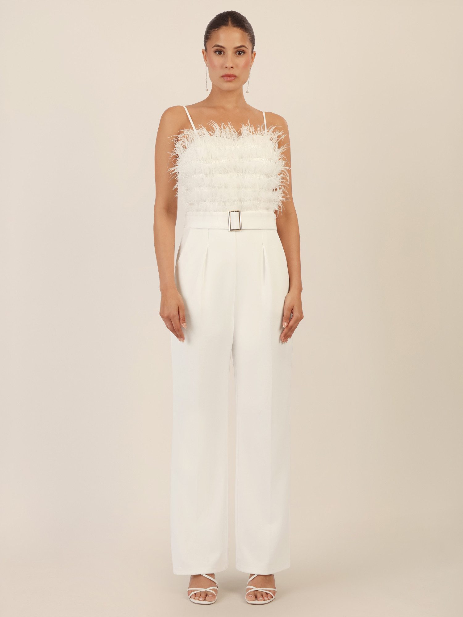 Apart Jumpsuit mit Straußenfedern verziert günstig online kaufen