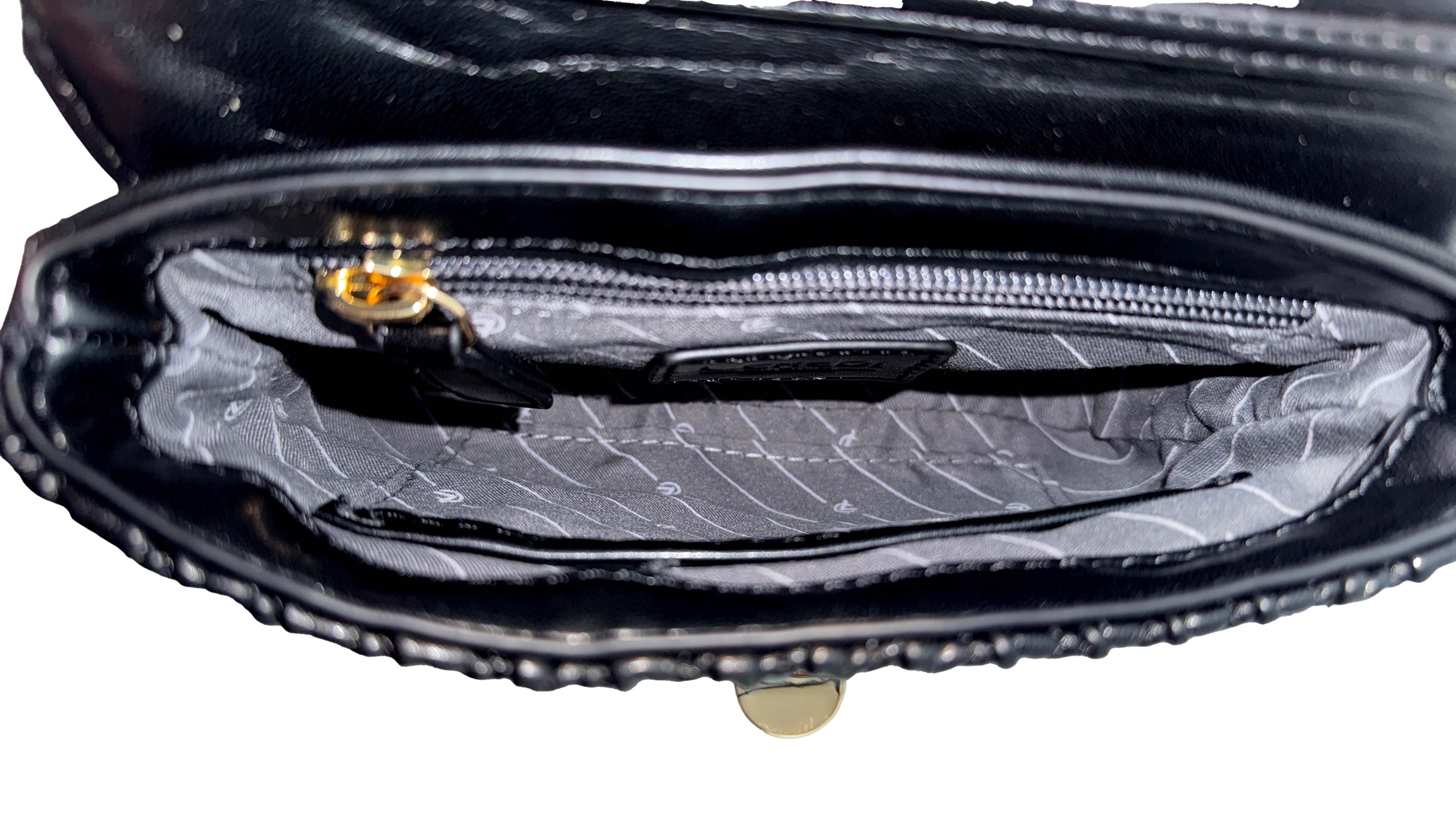 L. CREDI Clutch L.CREDI Damen Clutch ROXANNE schwarz mit Kette (1-tlg), Wellenstruktur