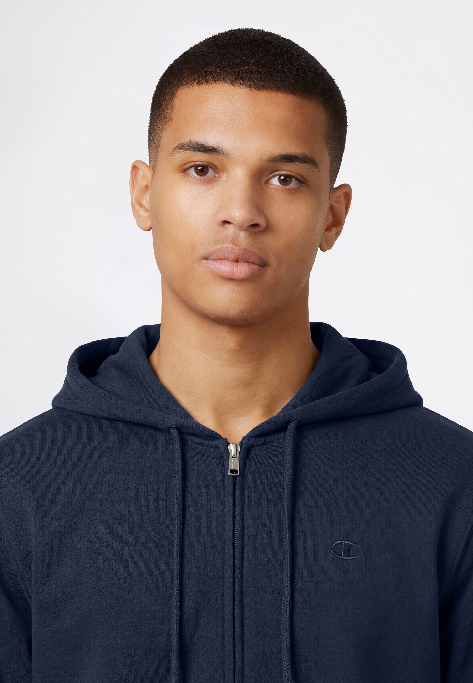 Champion Kapuzensweatjacke ICONS TONAL Terry Full Zip Hoodie mit Kapuze, aus Baumwoll-Polyester-Material, sportlicher Stil