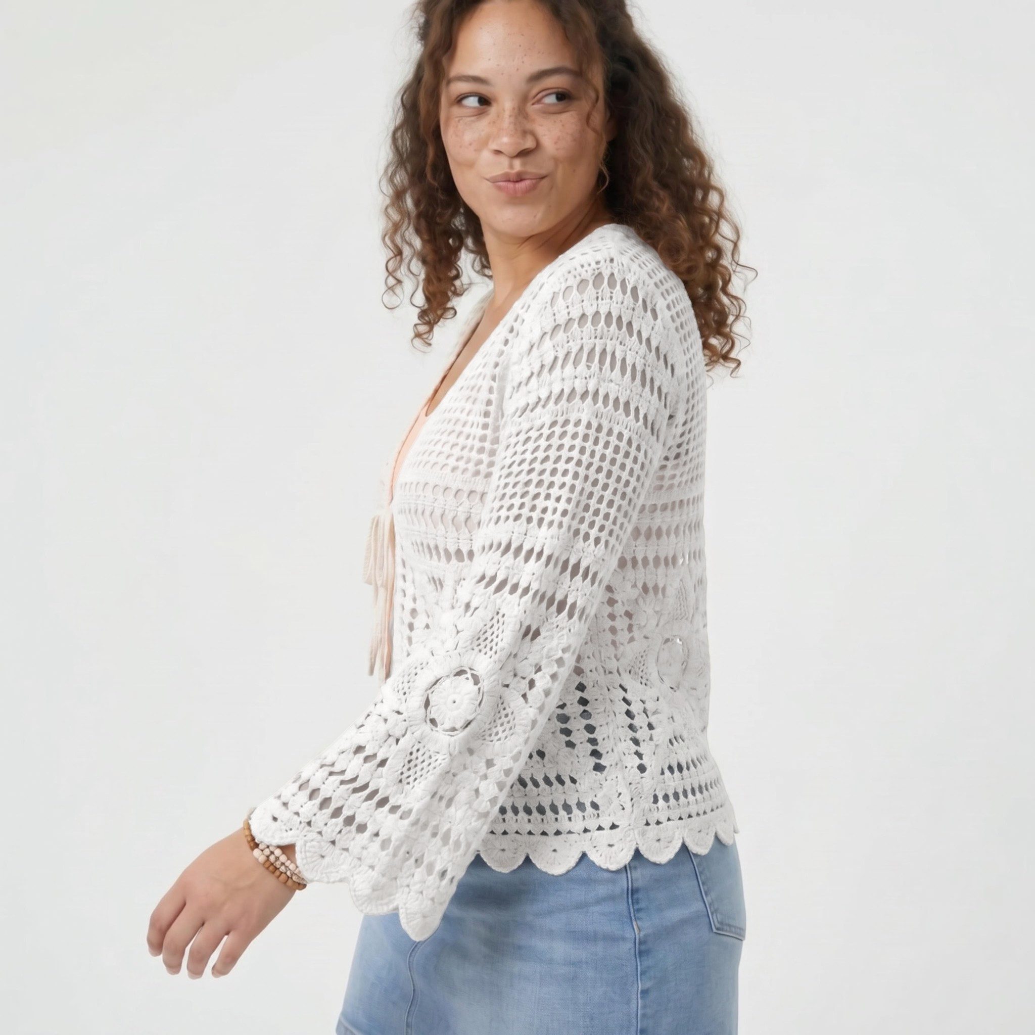 OriginalYou Strickjacke Cardigan leichte Sommerjacken Damen mit Schnürung Häkeljacke modernes Häkelmuster, weiter Ärmelabschluss, Gr. 42-46, mit Bindeband – Bild 4 von 5