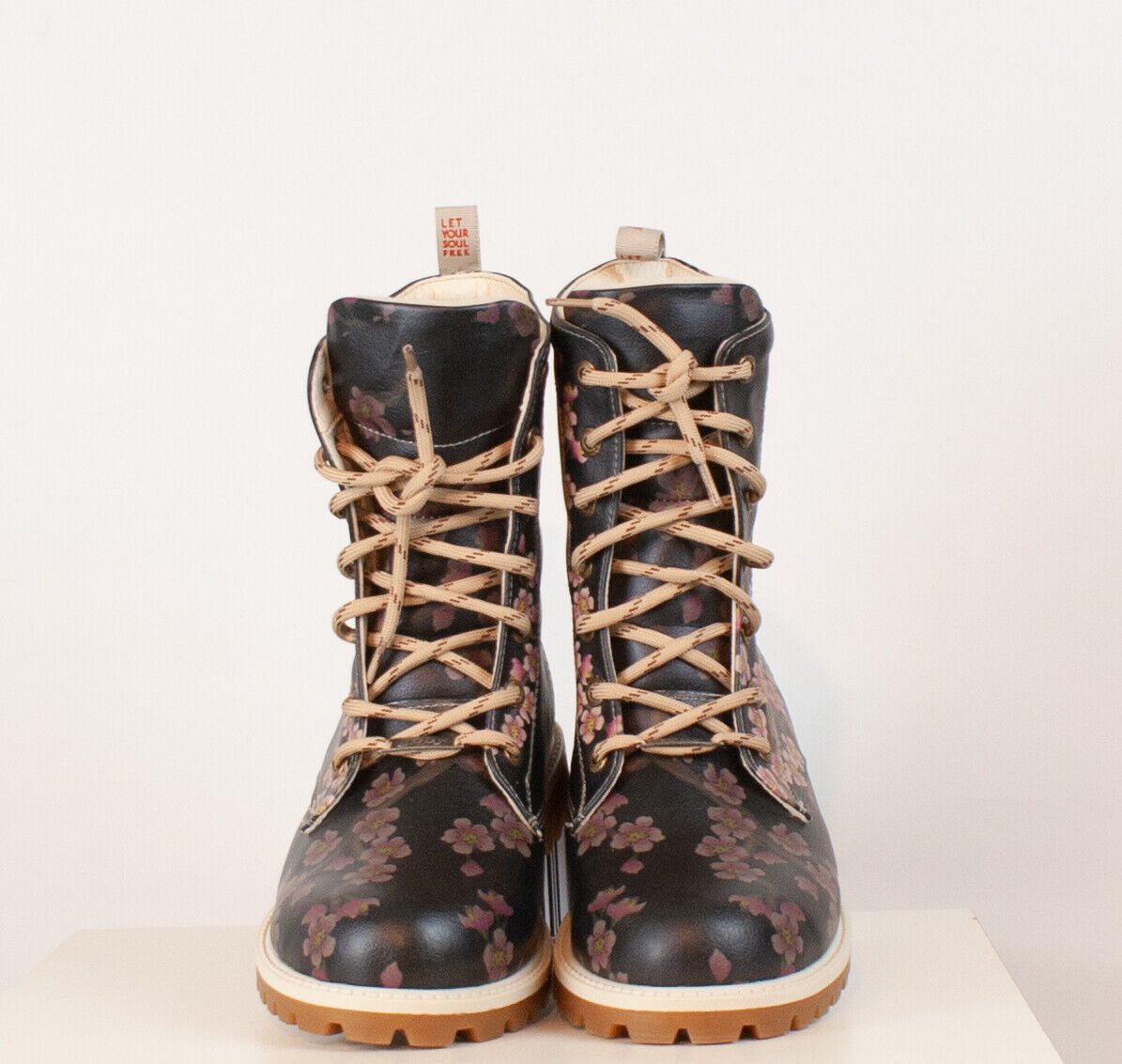 LaMarta Rosige Eleganz- Stiefel mit Rosenmuster Schnürstiefel