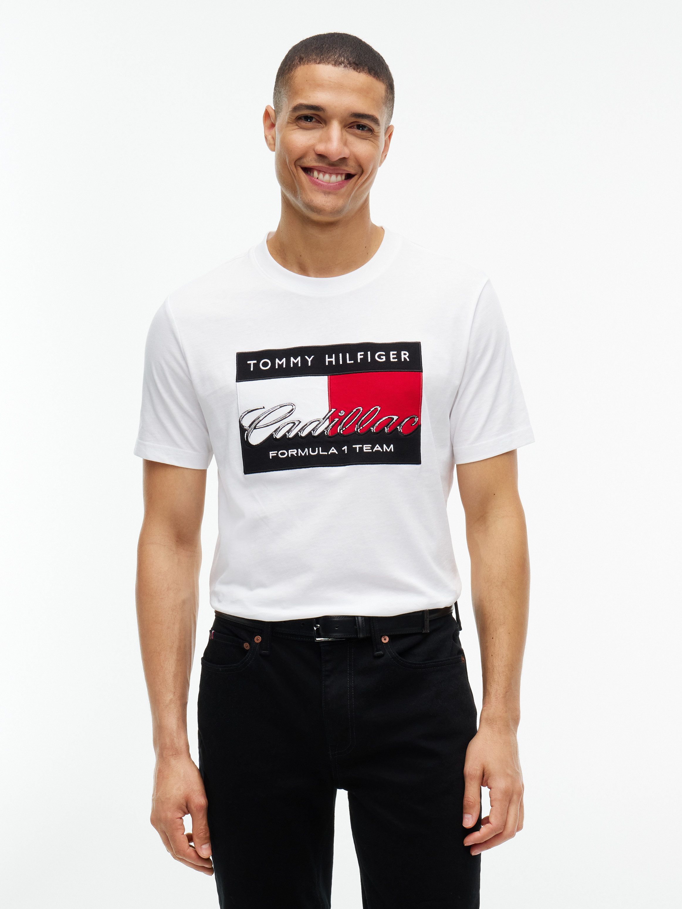 Tommy Hilfiger T-Shirt TH x Cadillac Formula 1® Team GRAPHIC FLAG aus Baumwoll-Jersey, Unisex – Bild 2 von 5