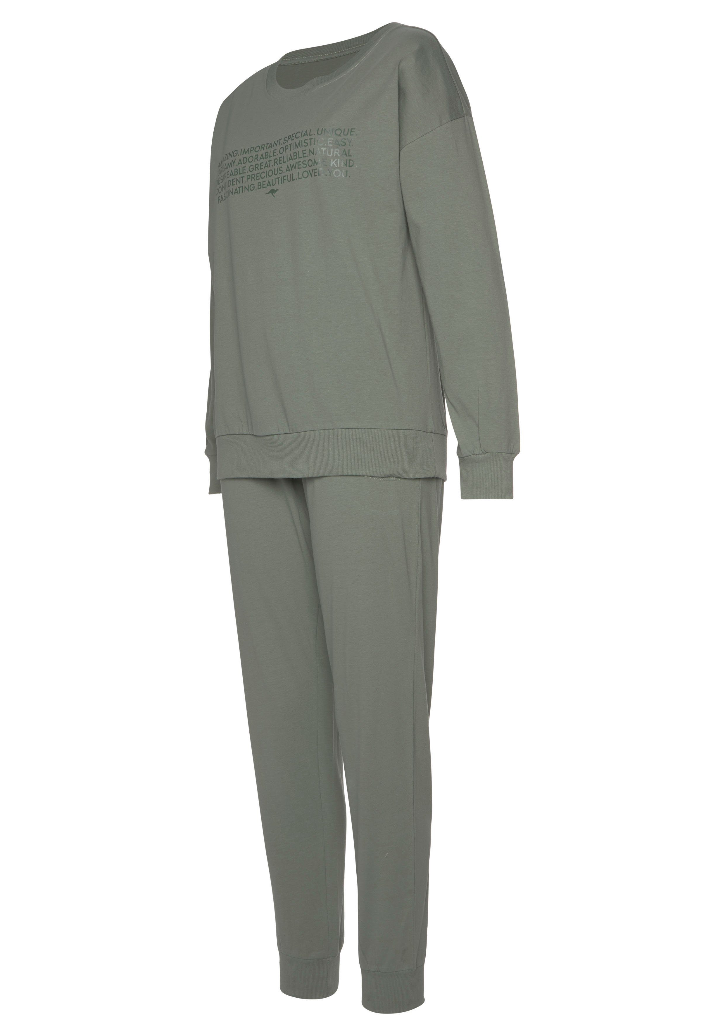 KangaROOS Pyjama (2 tlg., 1 mit Slogan-Frontdruck Stück) khaki