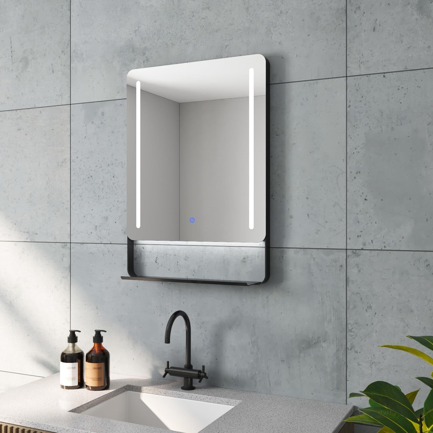 AQUABATOS Badspiegel LED-Lichtspiegel Wandspiegel mit Beleuchtung und Ablage Bad Spiegel, 6400K Kaltweiße, Antibeschlag, Dimmerfunktion, Memory-Funktion, IP44