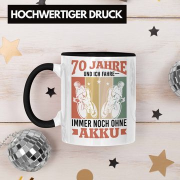 Trendation Tasse Trendation - 70 Jahre Und Ich Fahre Immer Noch Ohne Akku Tasse Geschenk für Rentner Radfaherer Rennrad Geschenkidee