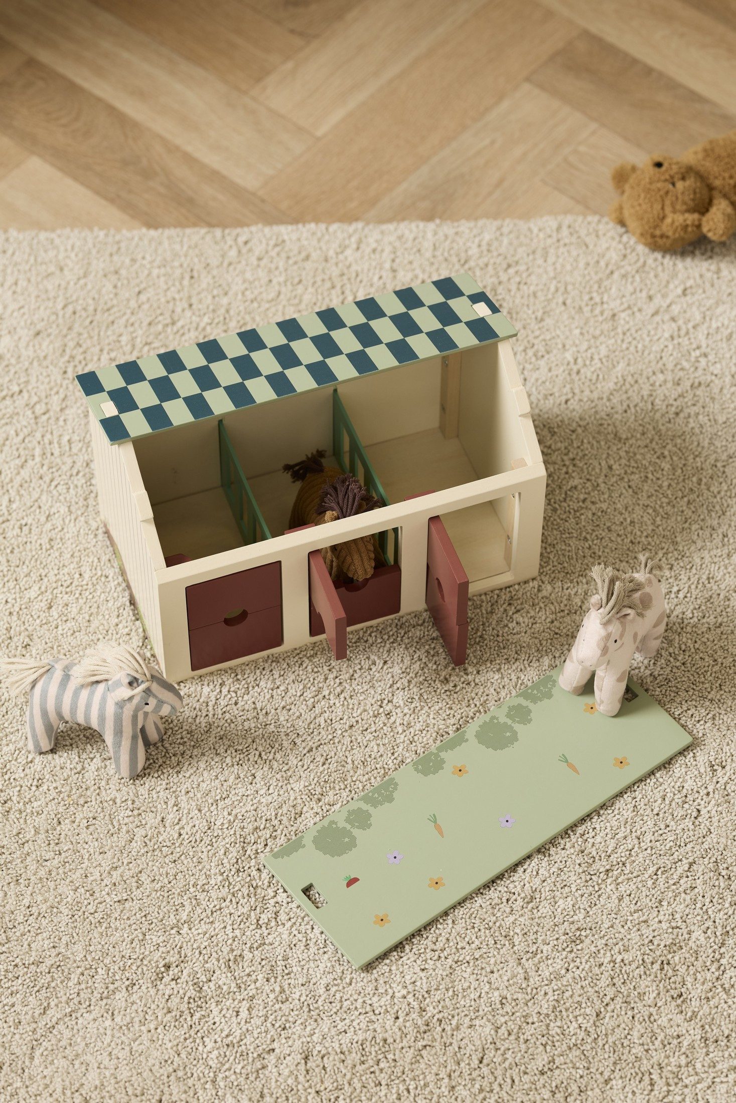 Kids Concept Spielwelt Kids Concept - Pferdestall mit Pferden - 19,5x19x31 cm, (4-tlg), aus Holz – Bild 5 von 5
