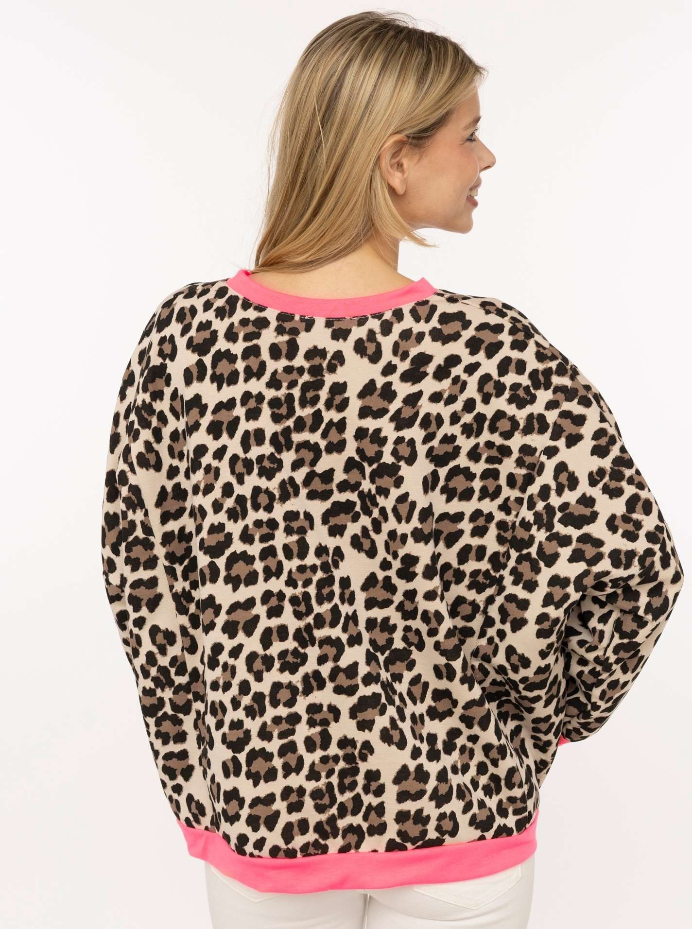 Zwillingsherz Sweatshirt "Neon Leo" V-Neck, auffälliges Leopardenmuster, Bündchen Neonfarben, LOVE Print – Bild 3 von 5