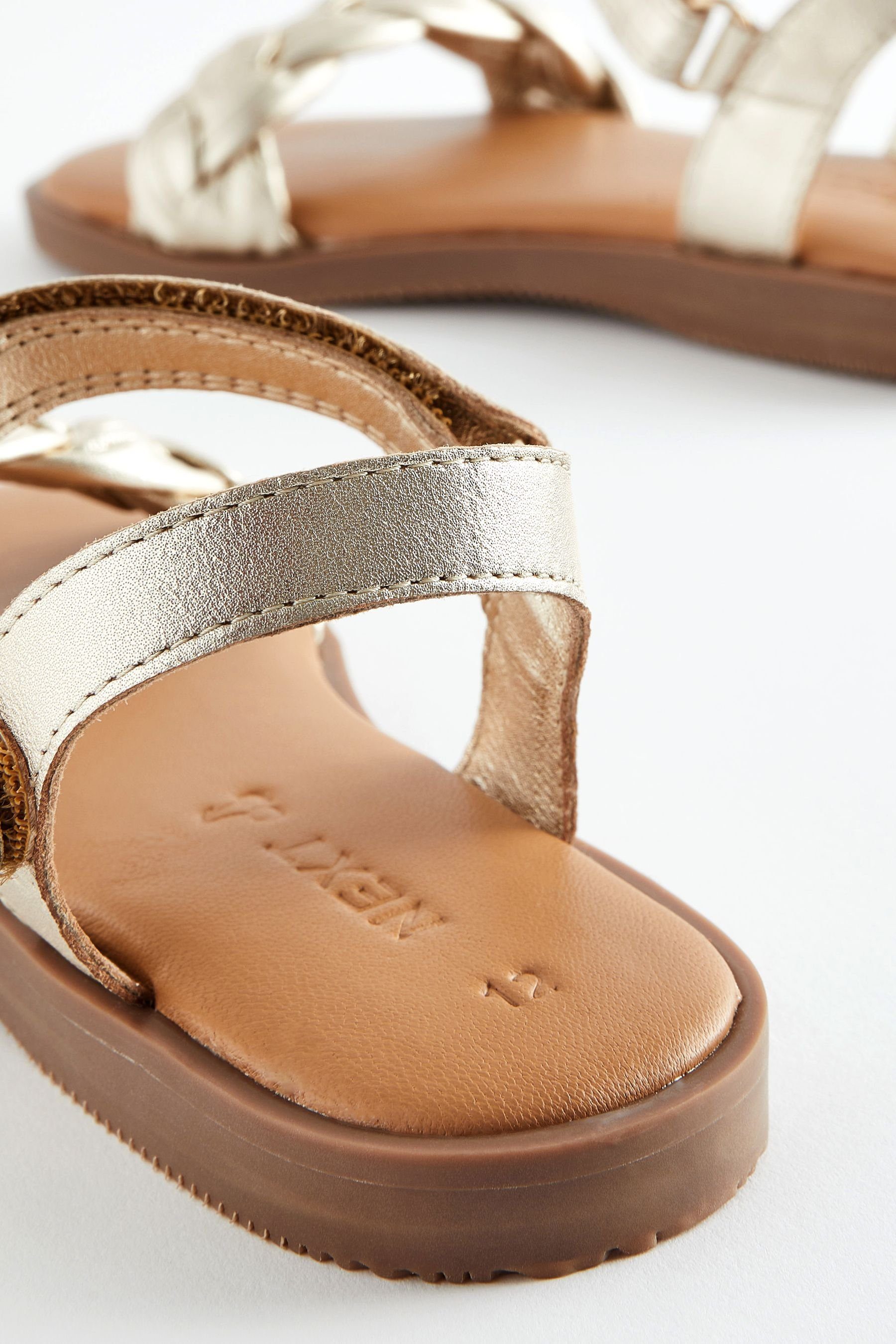 Next (1-tlg) Sandale Flechtsandalen