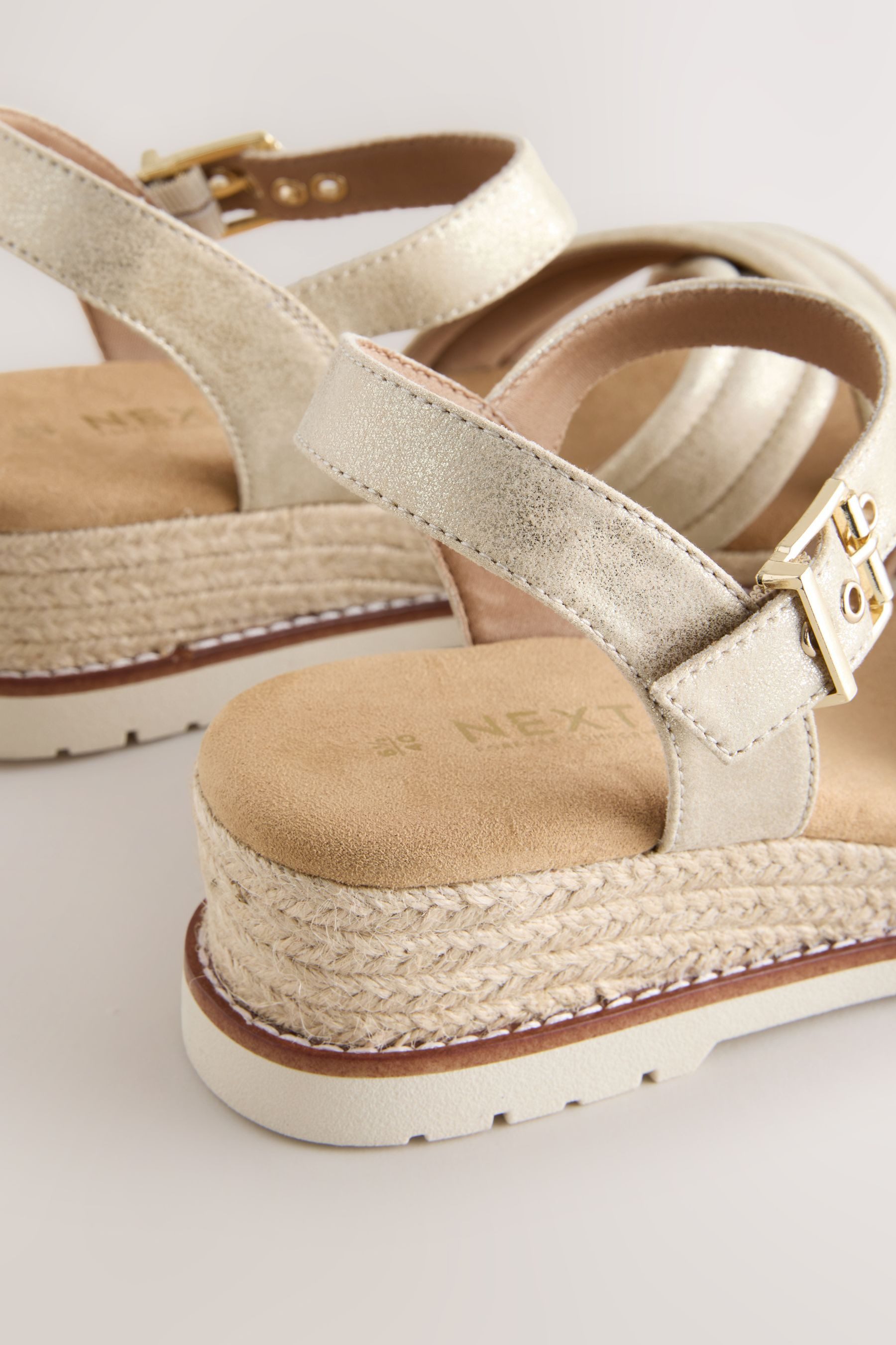 Next Forever Comfort® Keilabsatzschuhe mit X-Riemen Keilsandalette (1-tlg)