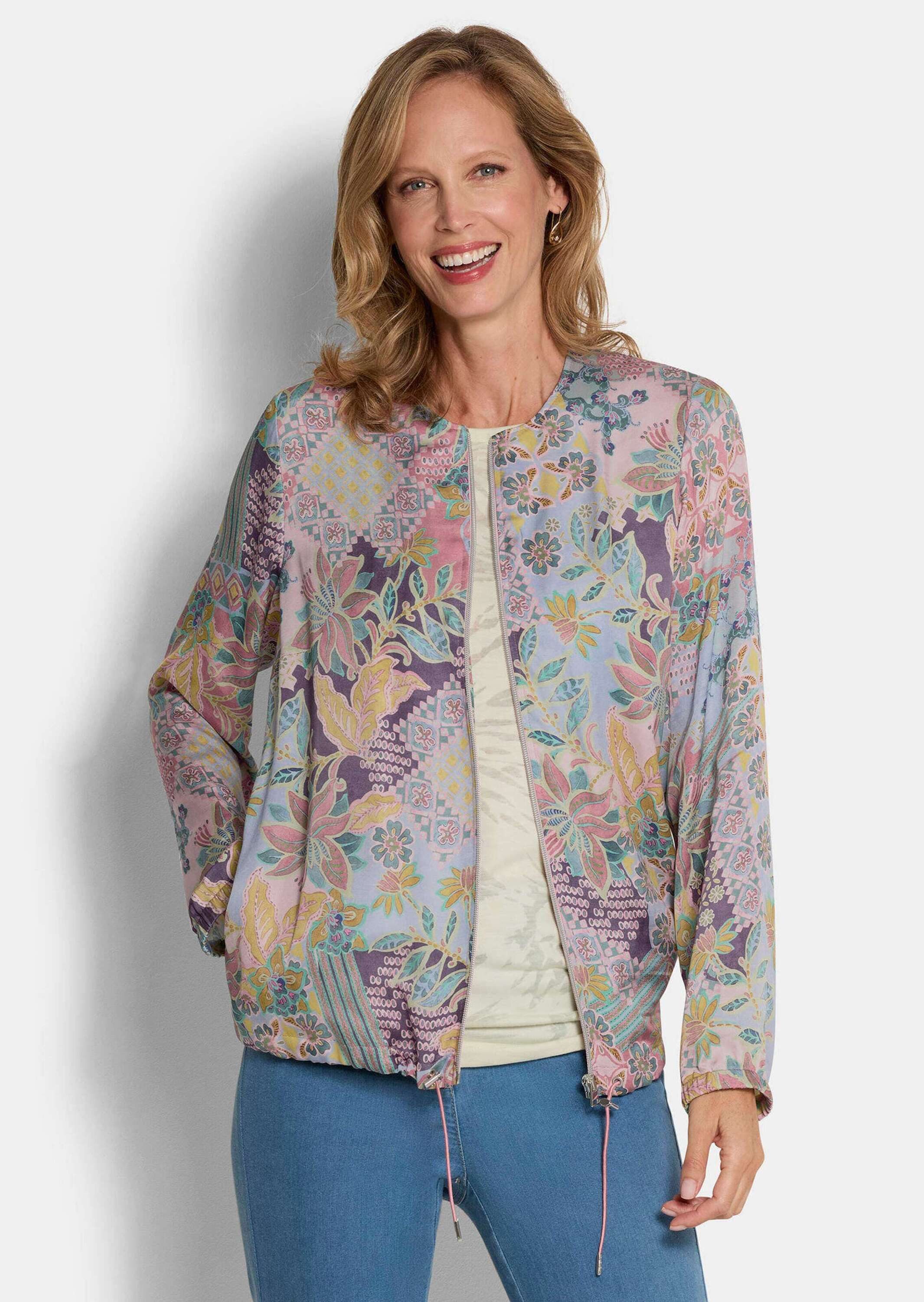 GOLDNER Outdoorjacke Kurzgröße: Satinjacke mit Patch-Design Viskosejacke mit Rundhals, Reißverschluss, Nahttaschen und Langarm