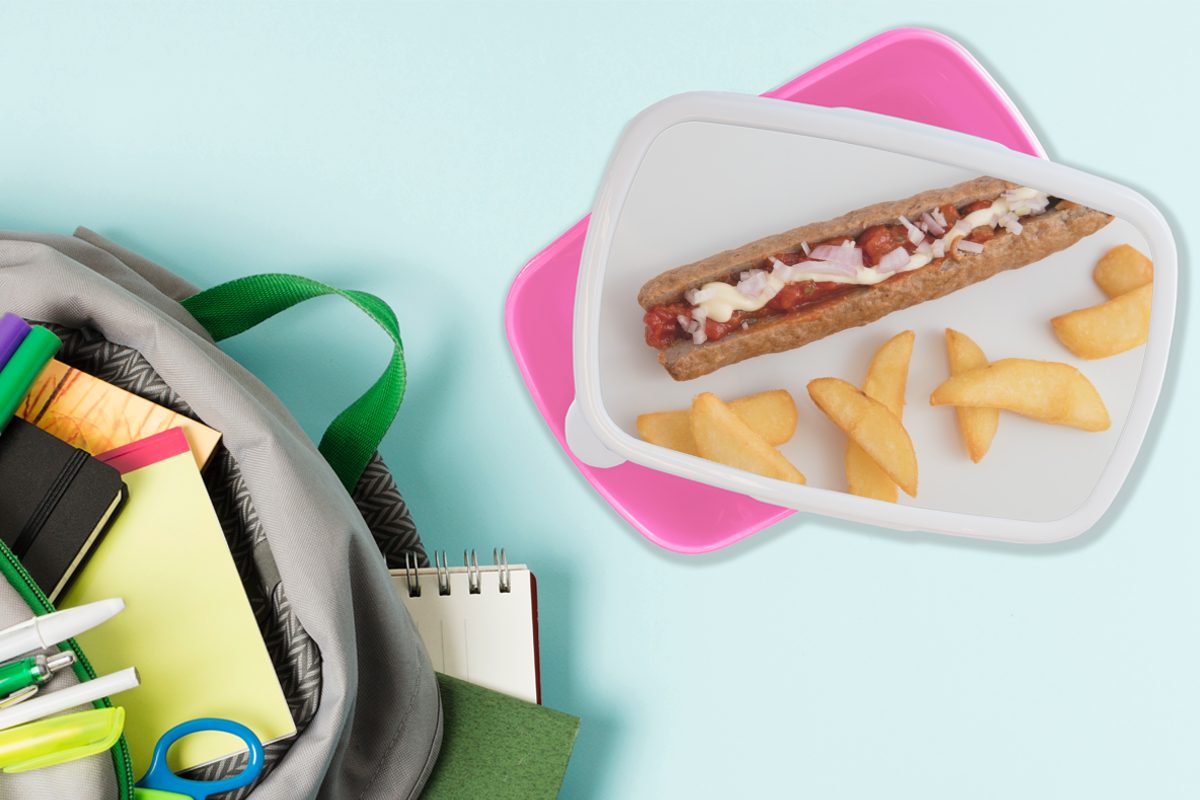 (2-tlg), weißen, Gesegnete MuchoWow Kunststoff, Brotbox für Lunchbox Frikandelspezialität Mädchen, einem Pommes Snackbox, Kinder, mit Kunststoff Brotdose Erwachsene, auf frites rosa