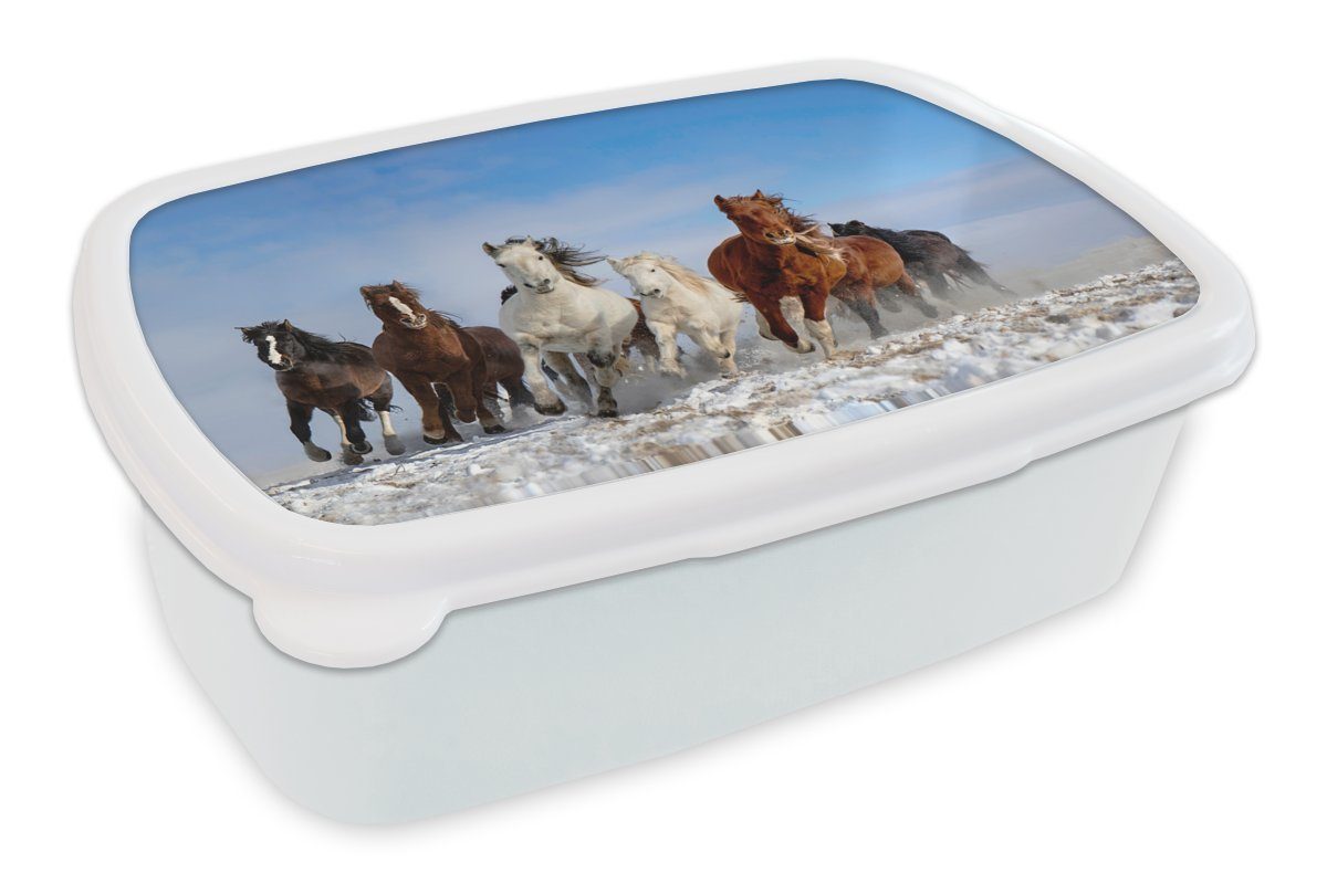 MuchoWow Lunchbox Galoppierende Pferde in der mongolischen Landschaft, Kunststoff, (2-tlg), Brotbox für Kinder und Erwachsene, Brotdose, für Jungs und Mädchen weiß