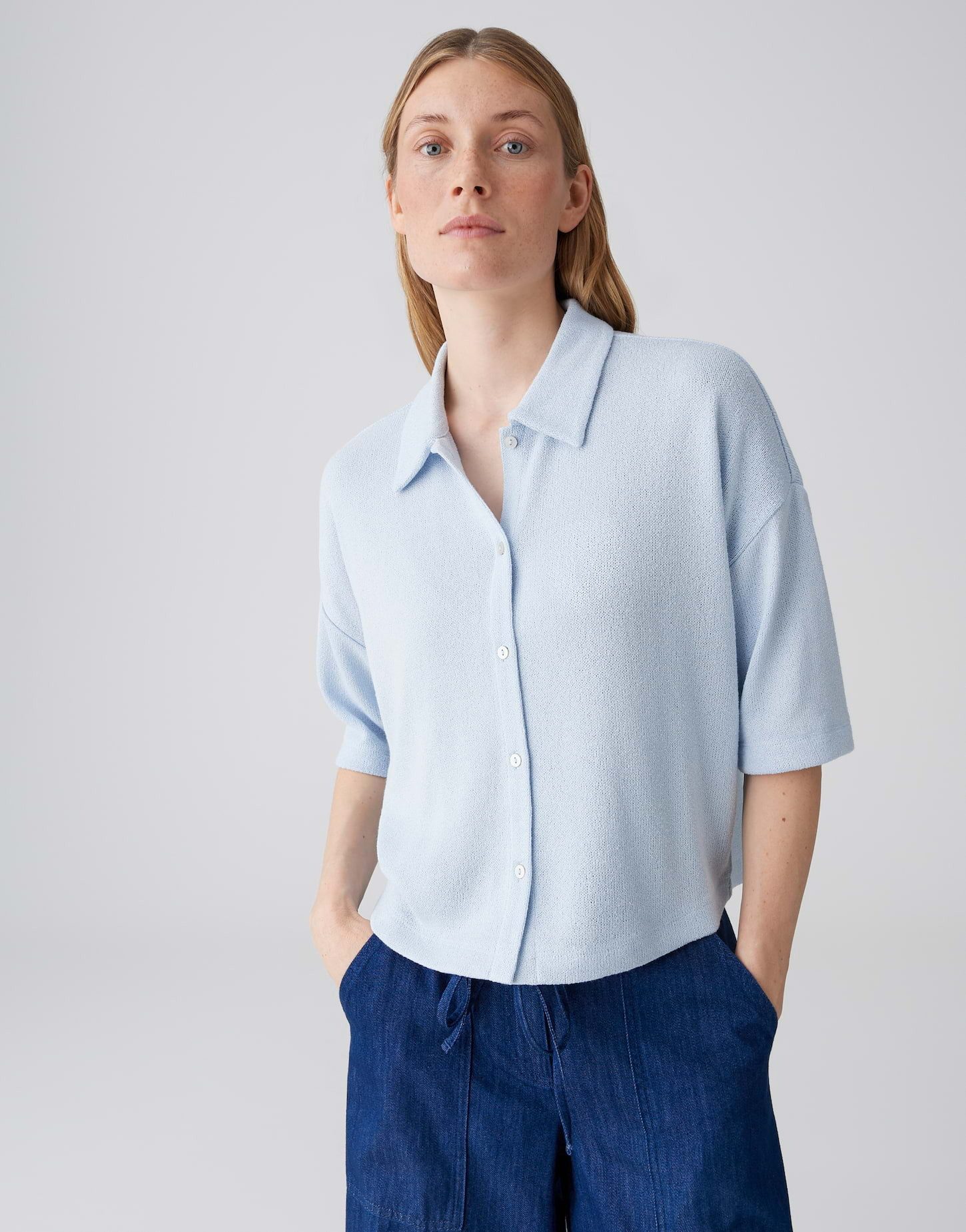 OPUS Poloshirt Jerseyshirt in feiner Strickoptik Lockere Passform, Kellerfalte im Rücken, Knopfleiste