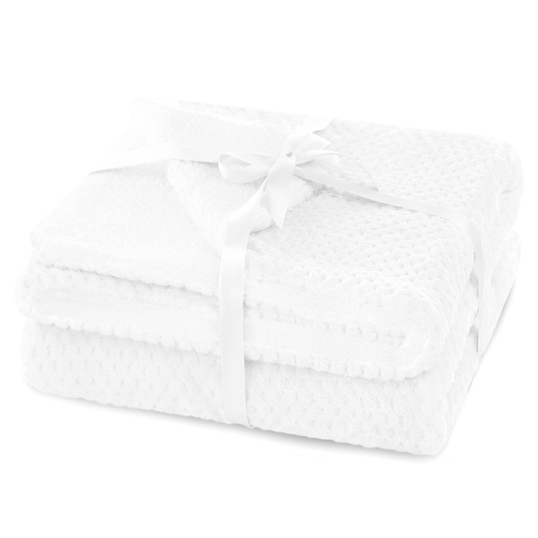 Wohndecke Kuscheldecke zarte Steppung Lammfelloptik, texpot – Bild 2 von 4