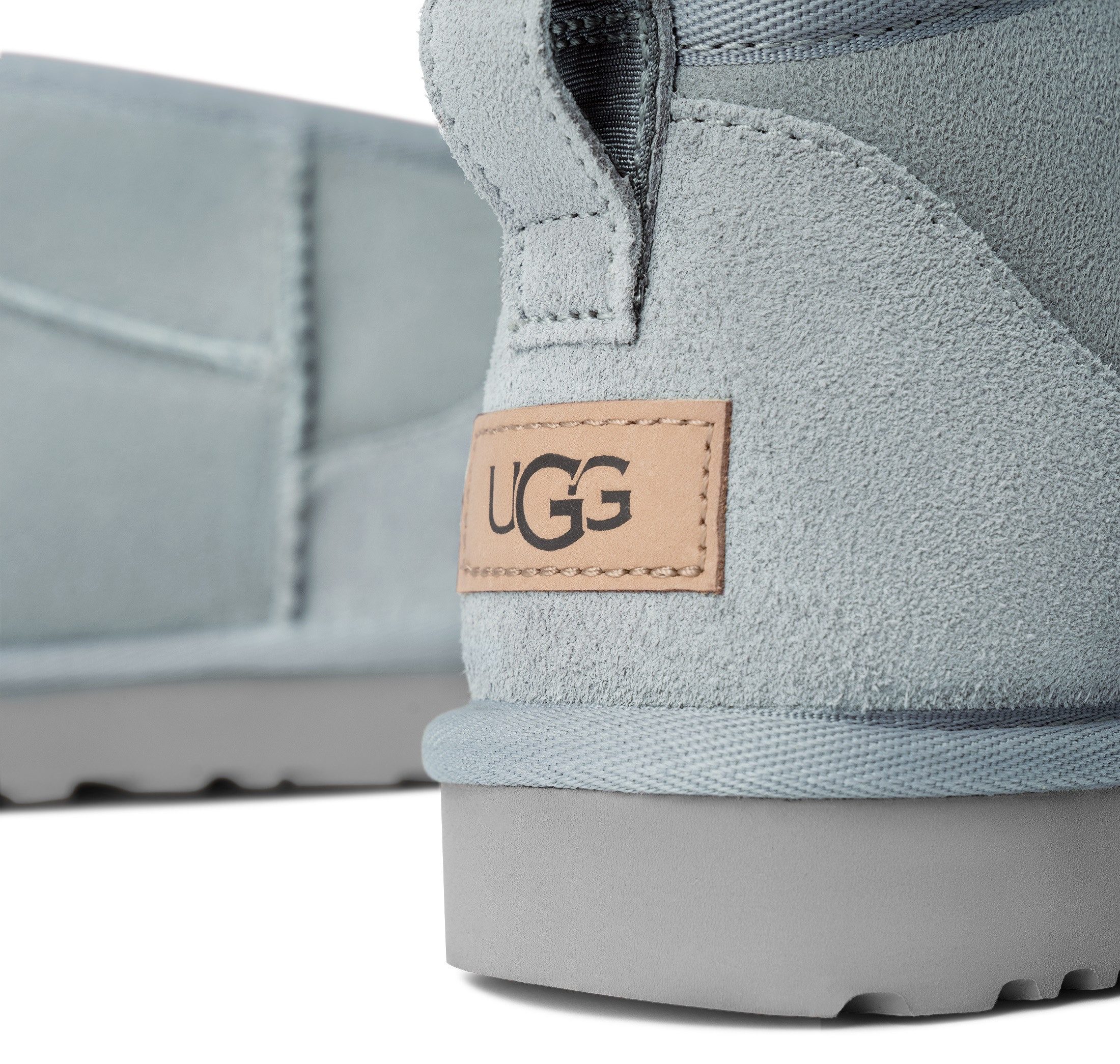 UGG Unisex Classic Ultra Mini Schlupfboots, Bequemschuh, Flats, Hausschuh, Freizeitschuh mit Logopatch