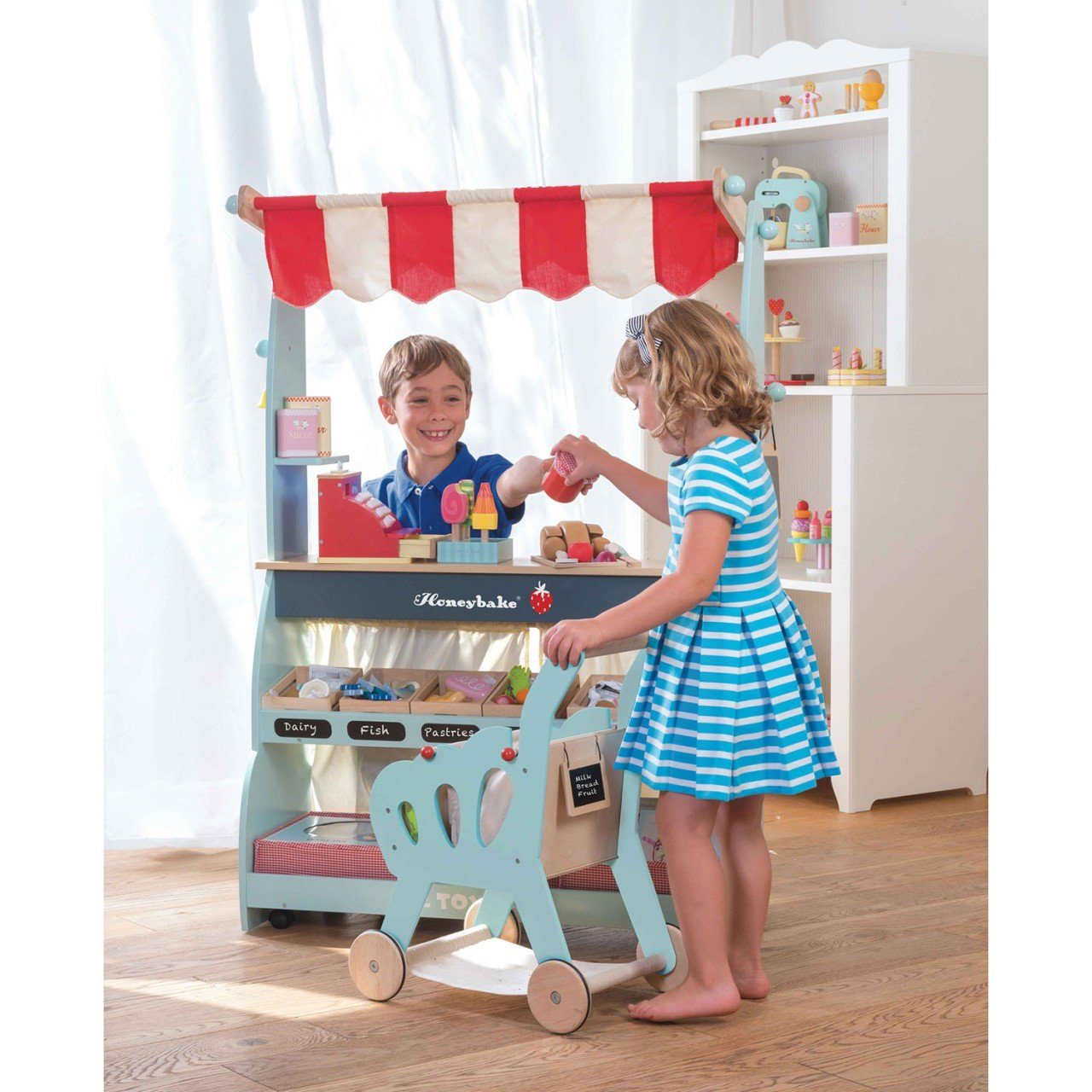 Le Toy Van Kaufladen Kaufladen Markt Stand aus Holz super für Rollenspiele