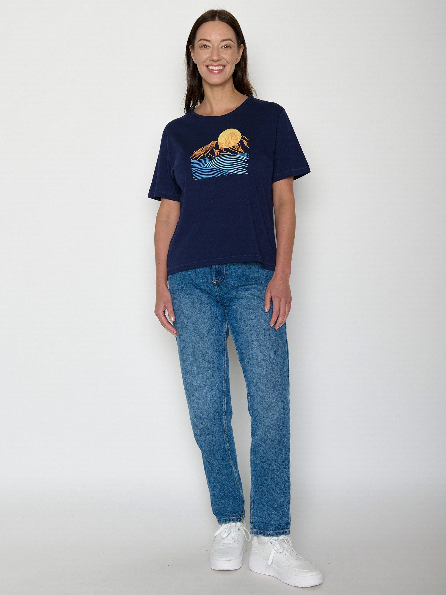 GreenBomb T-Shirt Nova Mountain Scenery (1-tlg., 1) Flammgarn, lockerer Schnitt, entspannter längerer Ärmel