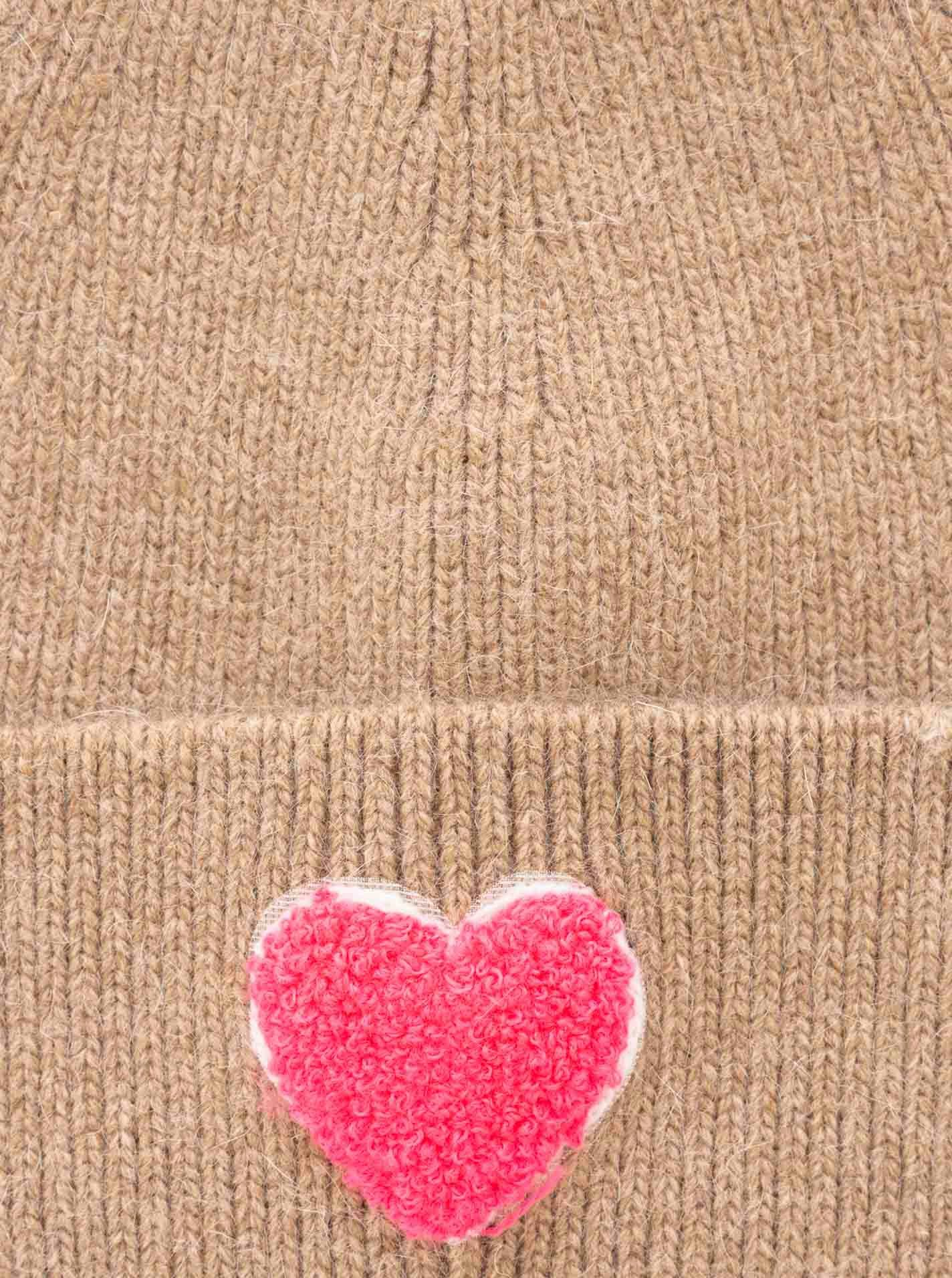 Zwillingsherz Beanie "Heart Patch" Grobstrick, Herzmotiv,Wollanteil, breiter Umschlag, wärmend