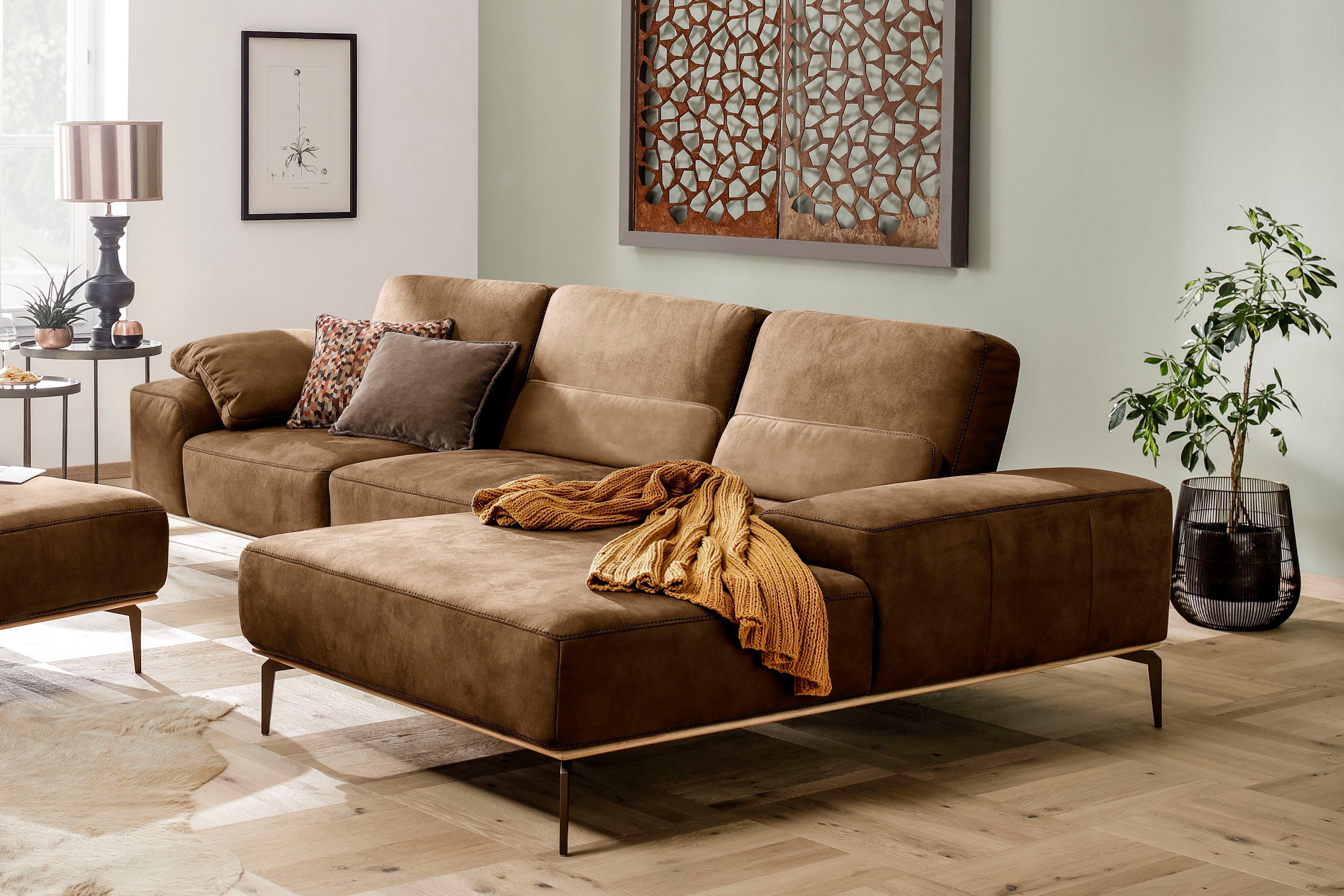 W.SCHILLIG Ecksofa run, mit Holzsockel, Füße in Bronze pulverbeschichtet, Breite 319 cm