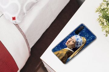 MuchoWow Handyhülle Mädchen mit Perlenohrring - Delfter Porzellan - Vermeer - Blumen -, Phone Case, Handyhülle OnePlus Nord CE 5G, Silikon, Schutzhülle