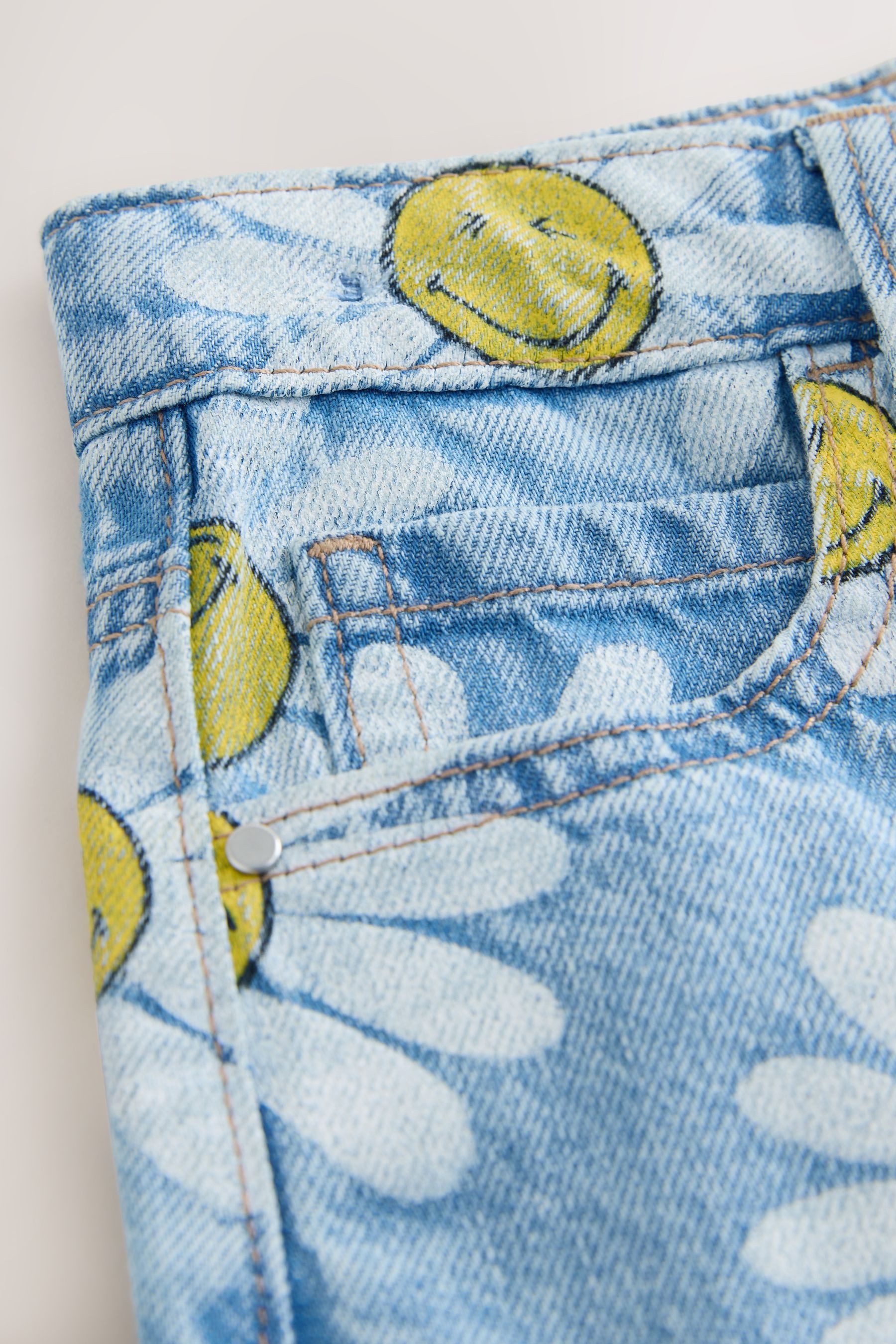 Next Jeansshorts Daisy Denim-Shorts, SmileyWorld® (1-tlg)
