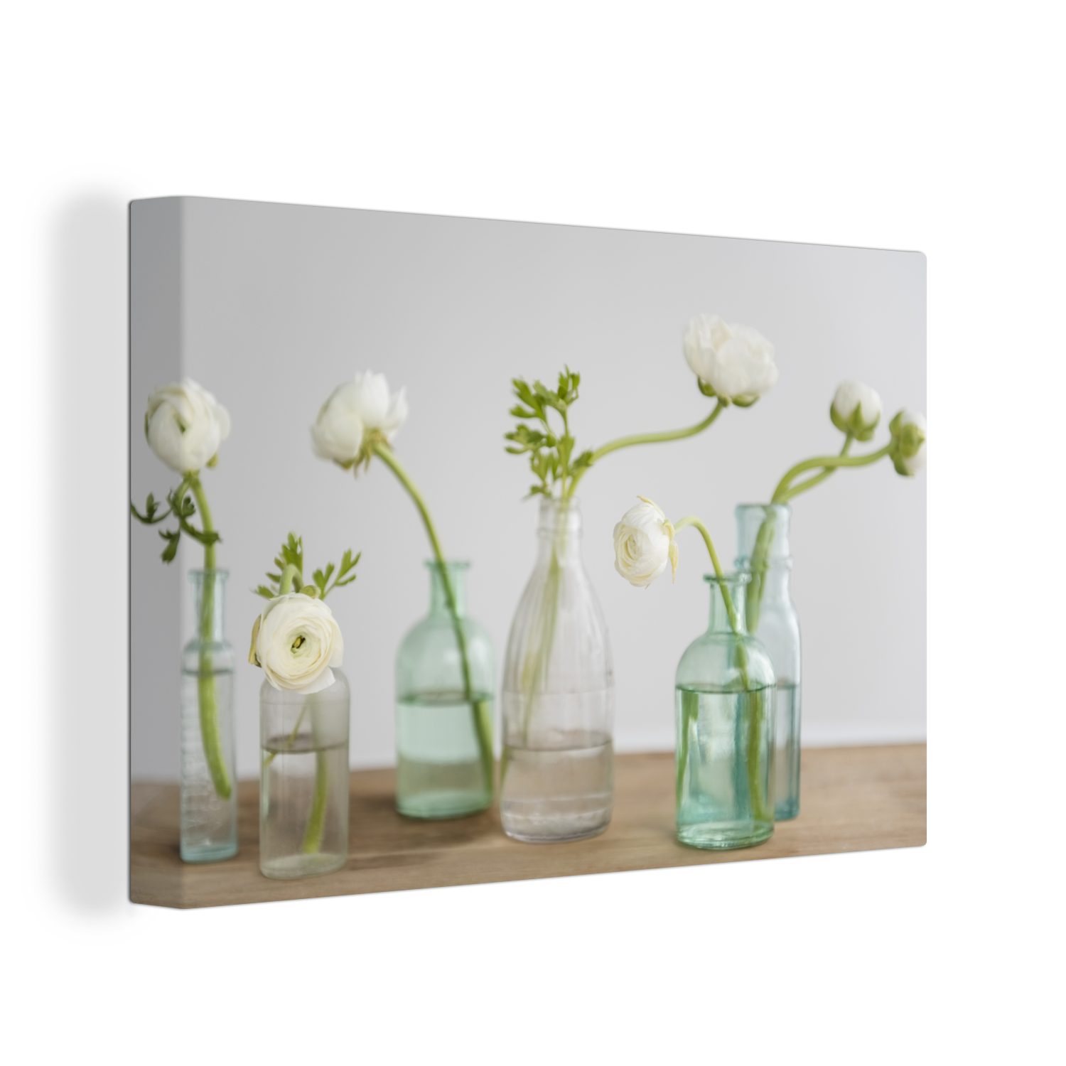 OneMillionCanvasses® Leinwandbild Weiße Ranunkelblüten in Glasvasen, (1 St), Wandbild Leinwandbilder, Aufhängefertig, Wanddeko, 30x20 cm