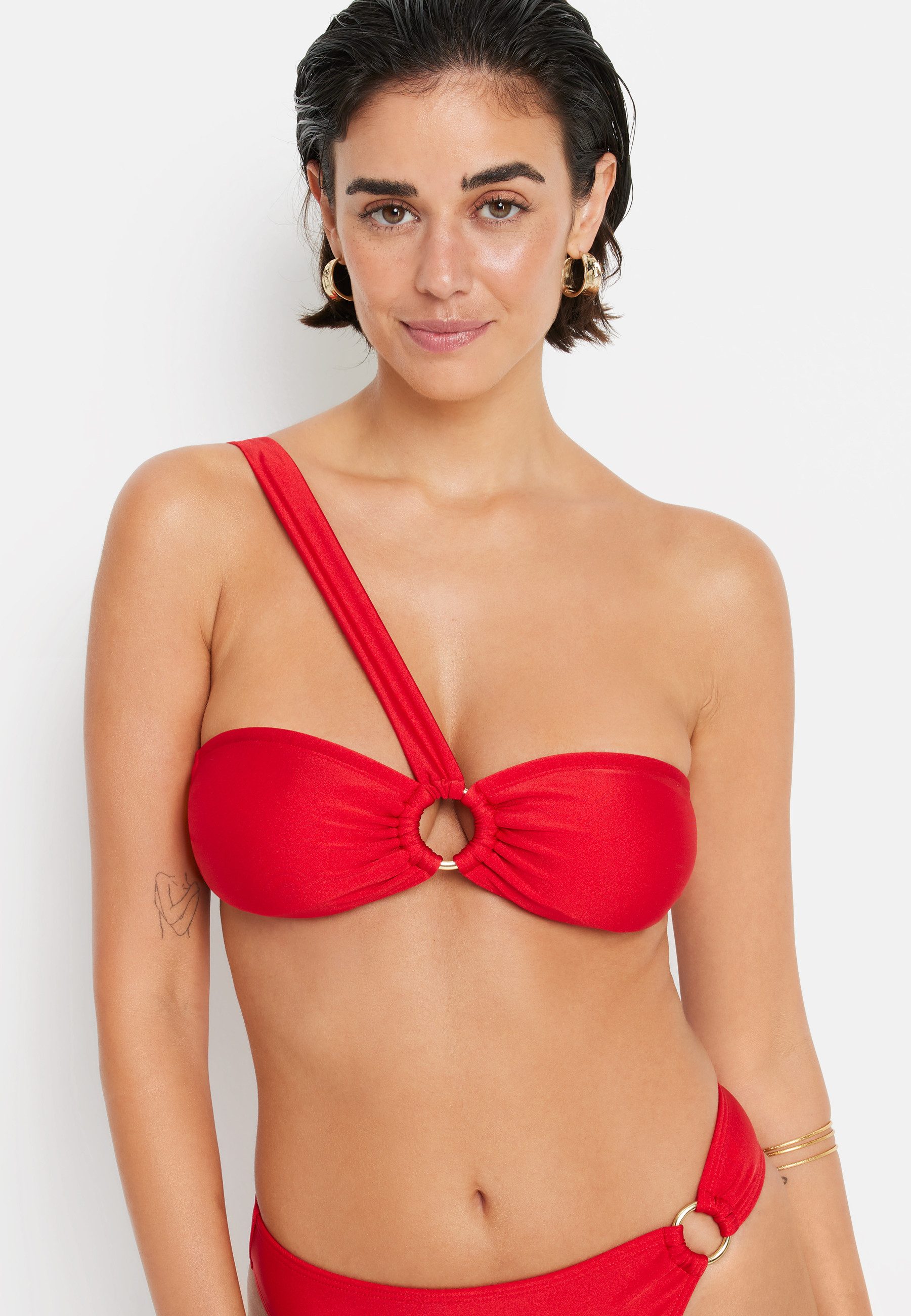 LSCN by LASCANA Bandeau-Bikini-Top Baila, mit asymmetrischem Schnitt