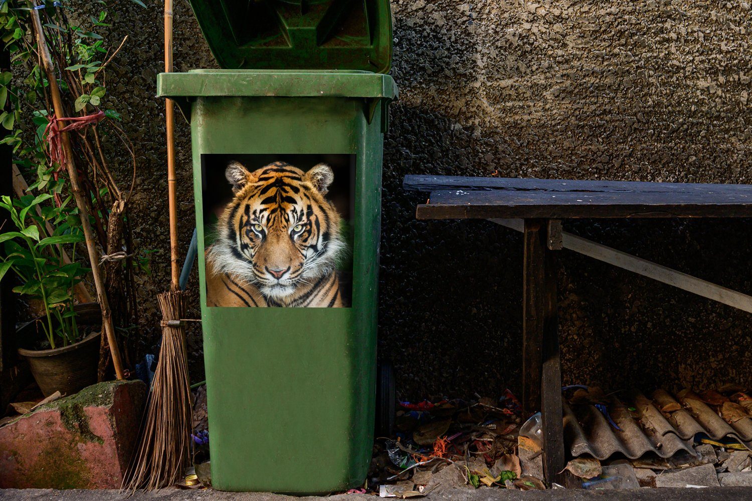 Abfalbehälter Sticker, Schwarz Wandsticker Tiger Mülleimer-aufkleber, MuchoWow Container, (1 Mülltonne, - St),