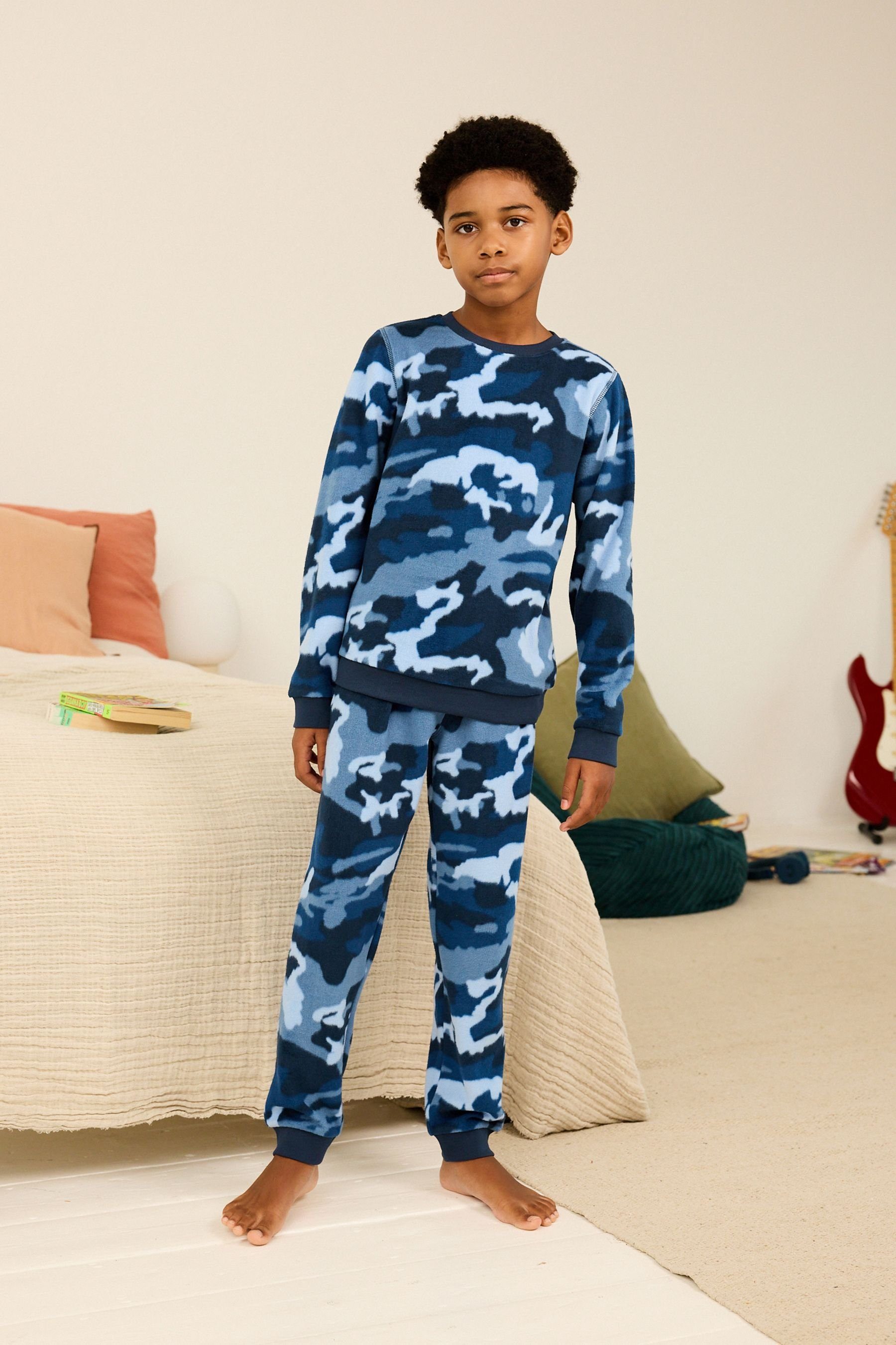 Next Pyjama Pyjamas aus Camouflage Elasthan Fleece weichem Blue tlg) (2 mit